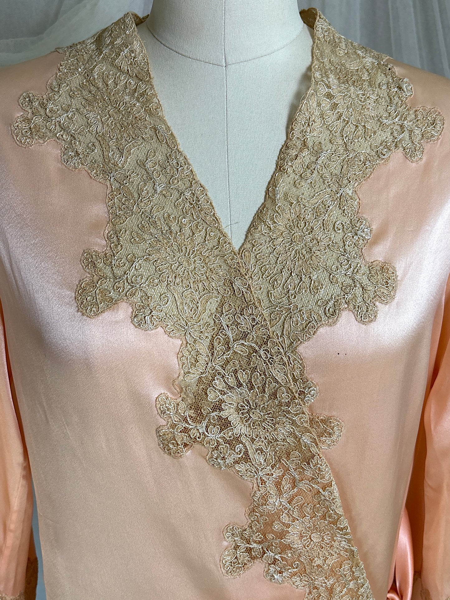 Antique 1920's Dressing Gown - Light Rose Pink Silk Satin with Gold Alençon Lace | S, M