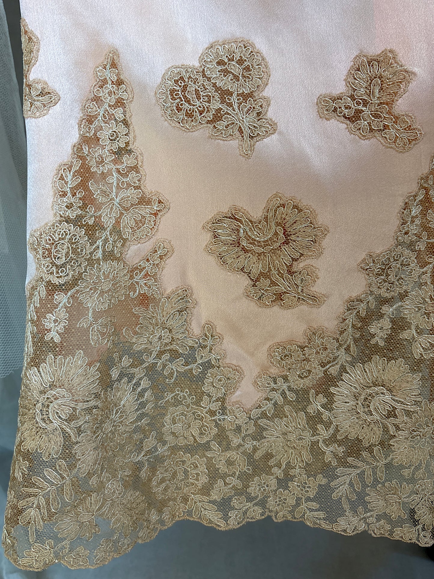 Antique 1920's Dressing Gown - Light Rose Pink Silk Satin with Gold Alençon Lace | S, M