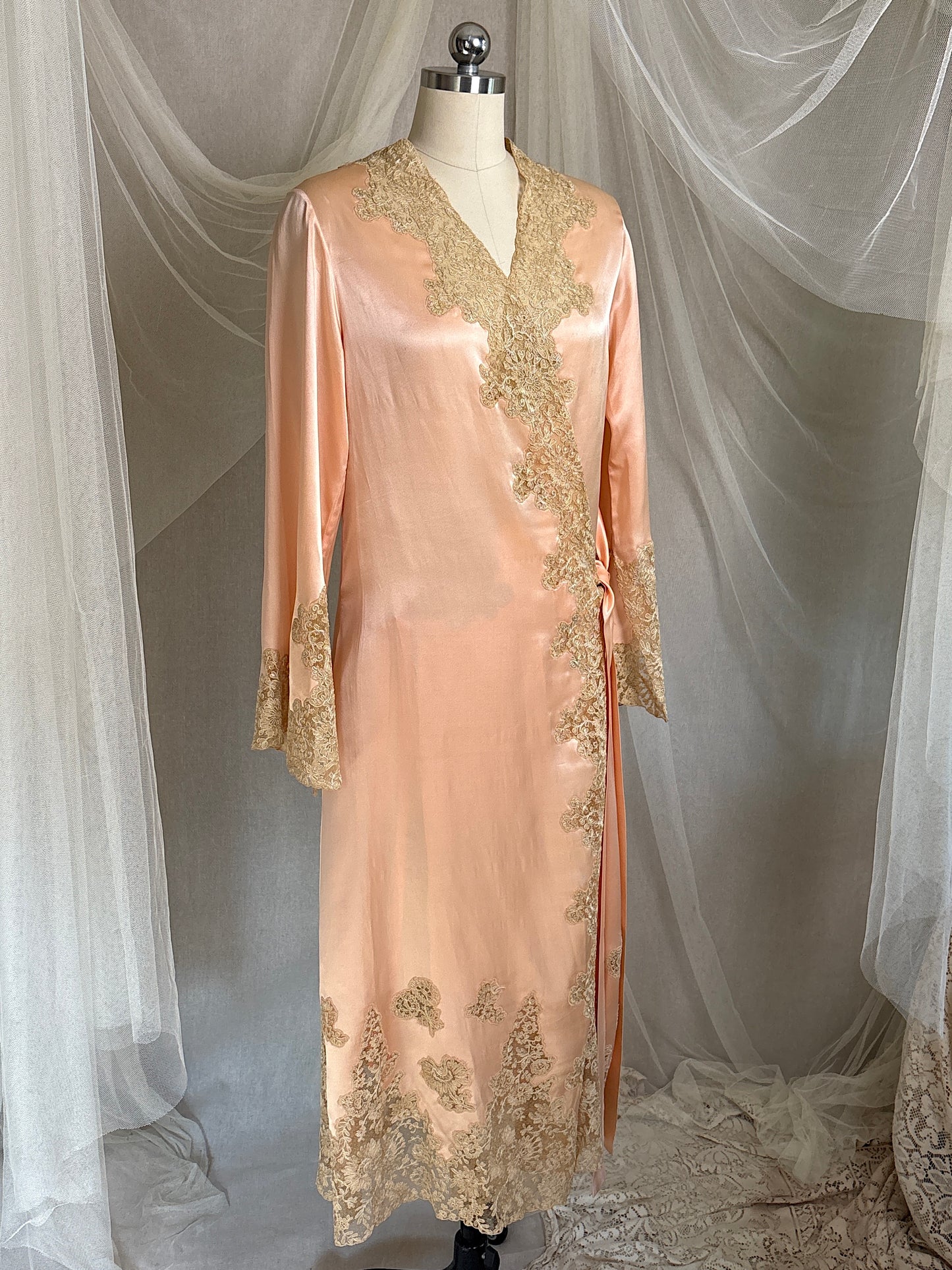 Antique 1920's Dressing Gown - Light Rose Pink Silk Satin with Gold Alençon Lace | S, M