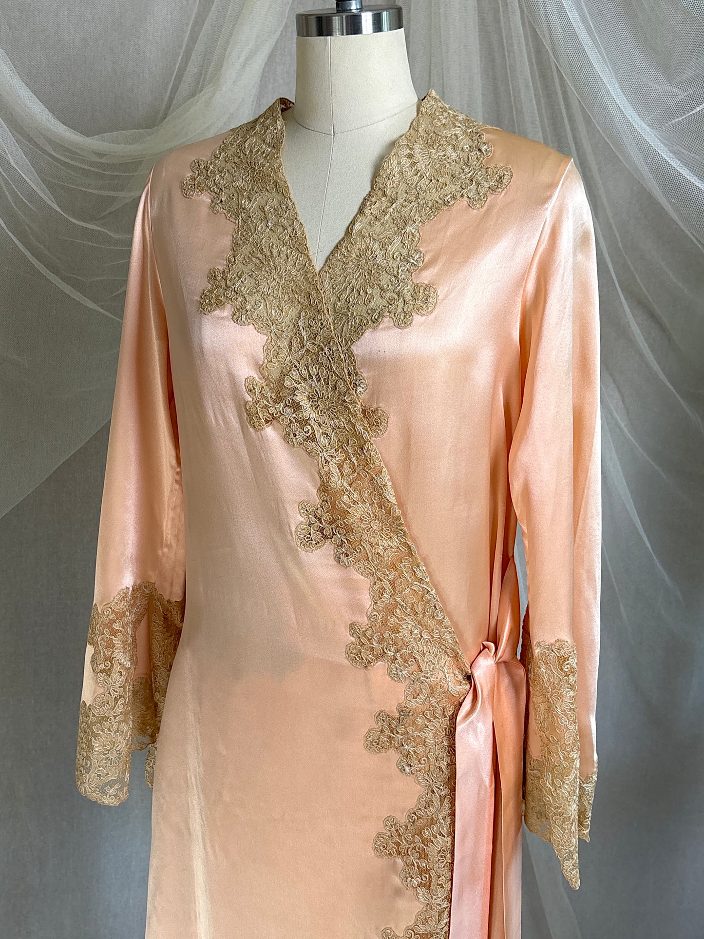 Antique 1920's Dressing Gown - Light Rose Pink Silk Satin with Gold Alençon Lace | S, M