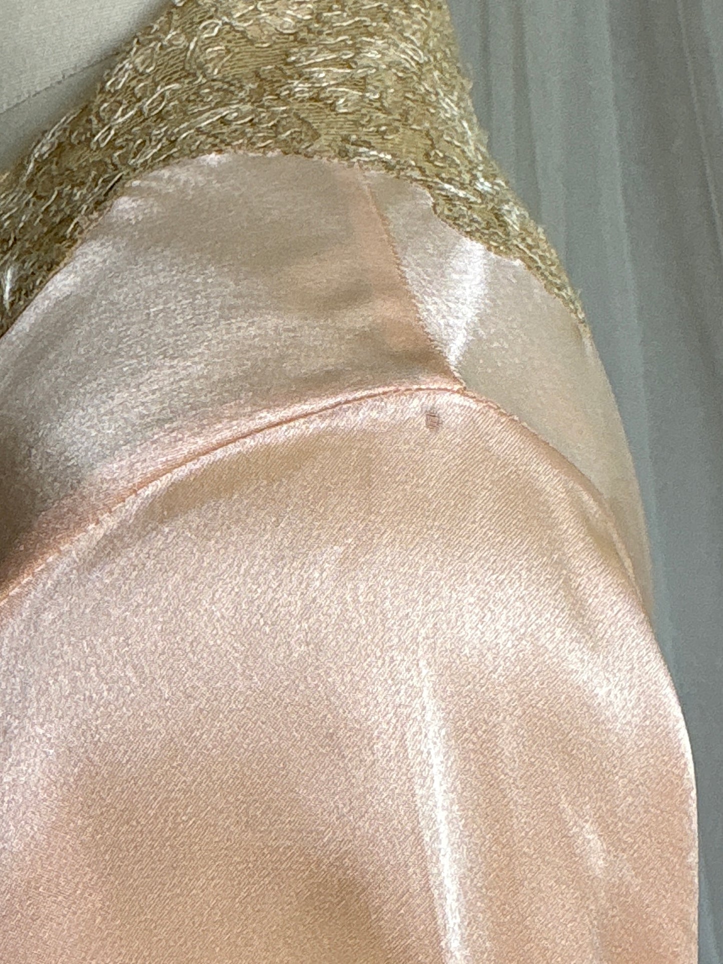 Antique 1920's Dressing Gown - Light Rose Pink Silk Satin with Gold Alençon Lace | S, M