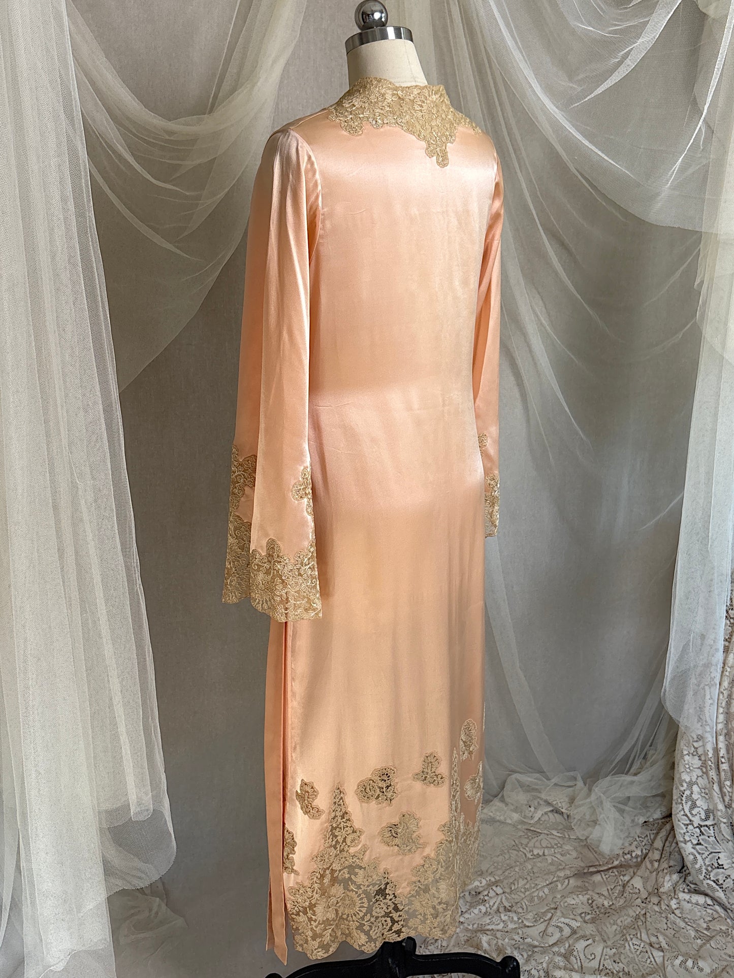 Antique 1920's Dressing Gown - Light Rose Pink Silk Satin with Gold Alençon Lace | S, M