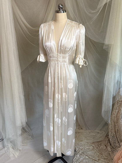 Vintage 1940's Dressing Gown - Pearl White Crepe-Back Rayon Satin with Geo Matte Print | S, M