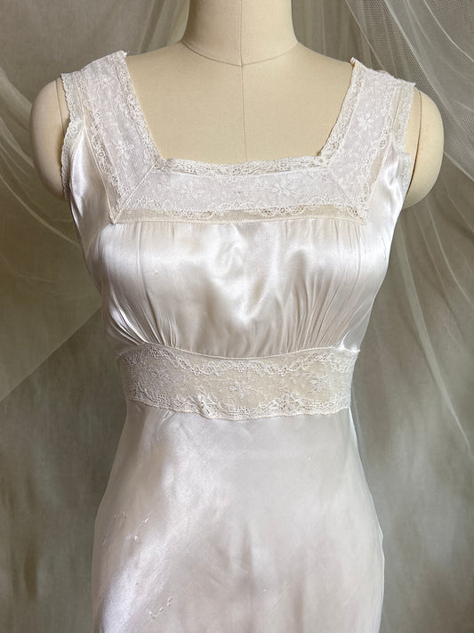 Vintage 1940's Nightgown - Ivory Rayon Satin with Blue Ribbon Inset by Daphne | XS, S