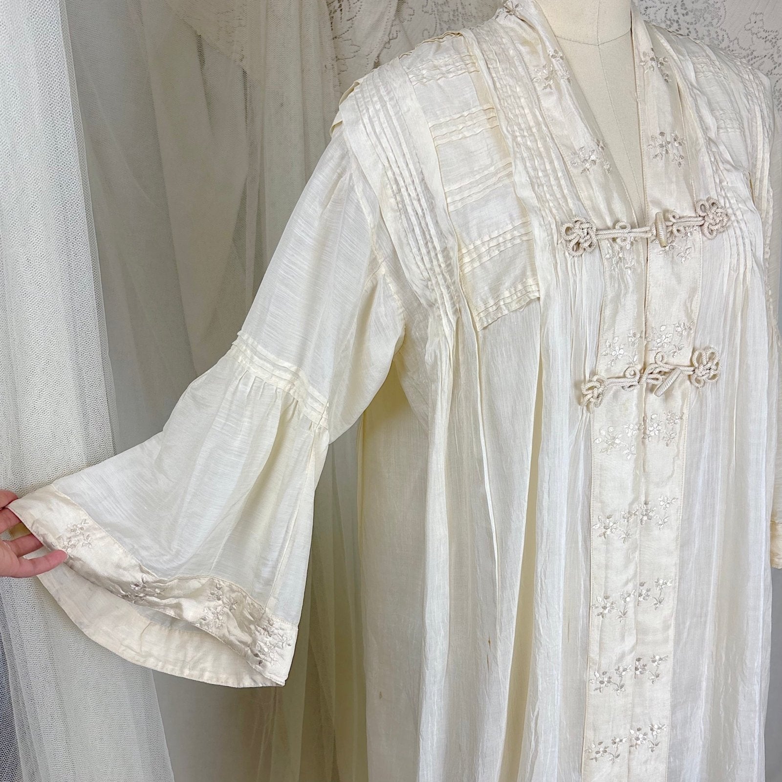 Antique 1900's 1910's Edwardian Robe - Semi Sheer White Silk with Pintuck Detail & Bell Sleeves - Daggers & Dames