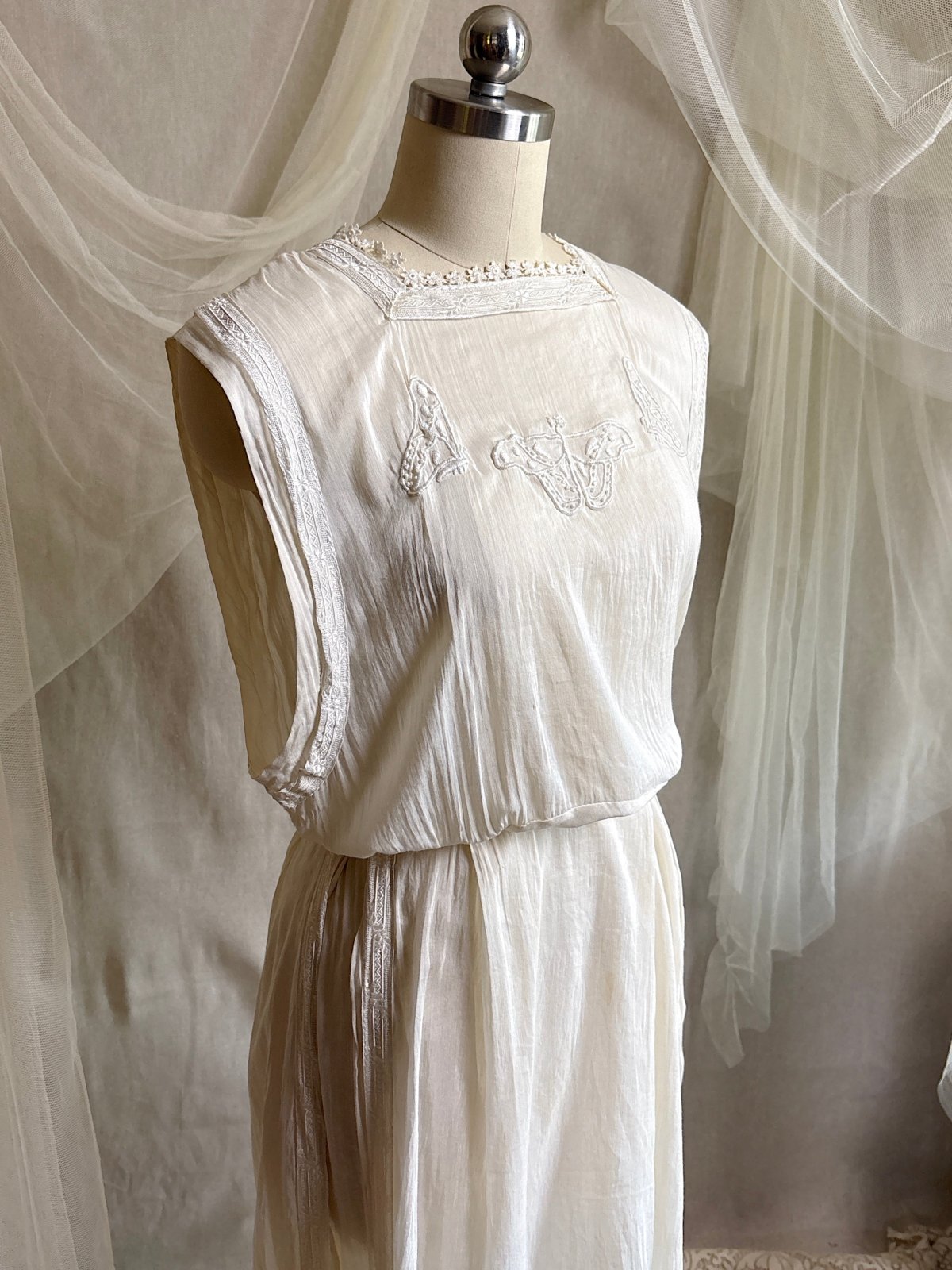 Antique 1910's - 1920's Dress - Soft White Natural Pongee Silk with Moth Embroidery & Tablier Overskirt | XXS, XS - Daggers & Dames