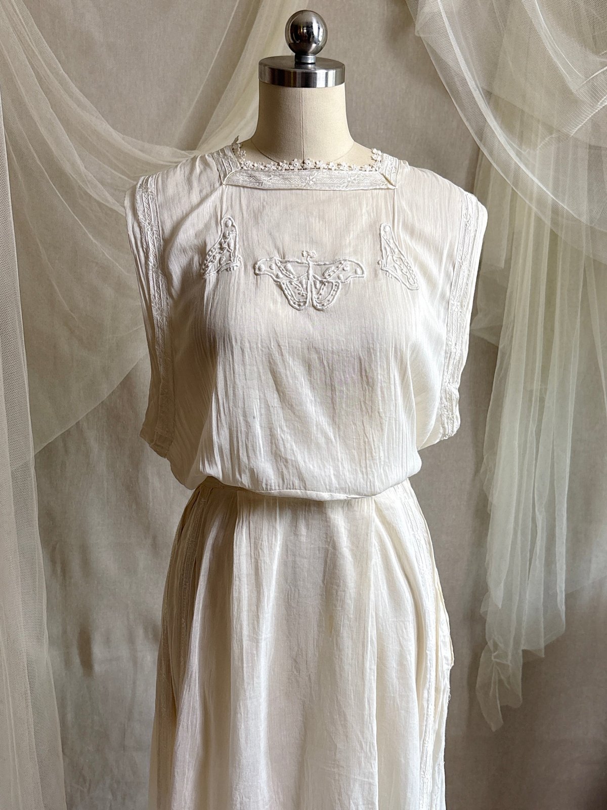 Antique 1910's - 1920's Dress - Soft White Natural Pongee Silk with Moth Embroidery & Tablier Overskirt | XXS, XS - Daggers & Dames