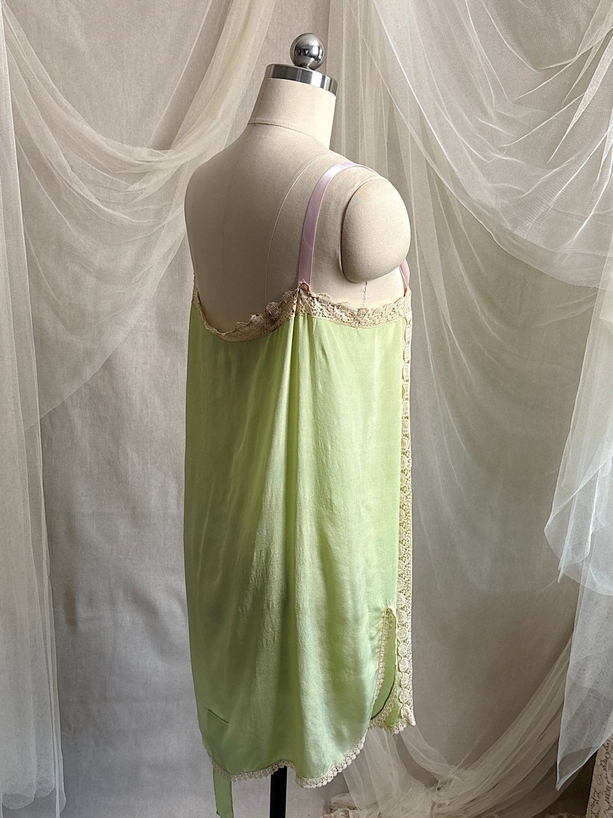 Antique 1920's Chemise - Pistachio Green Silk with Warm Nude Embroidered Lace | M, LG - Daggers & Dames