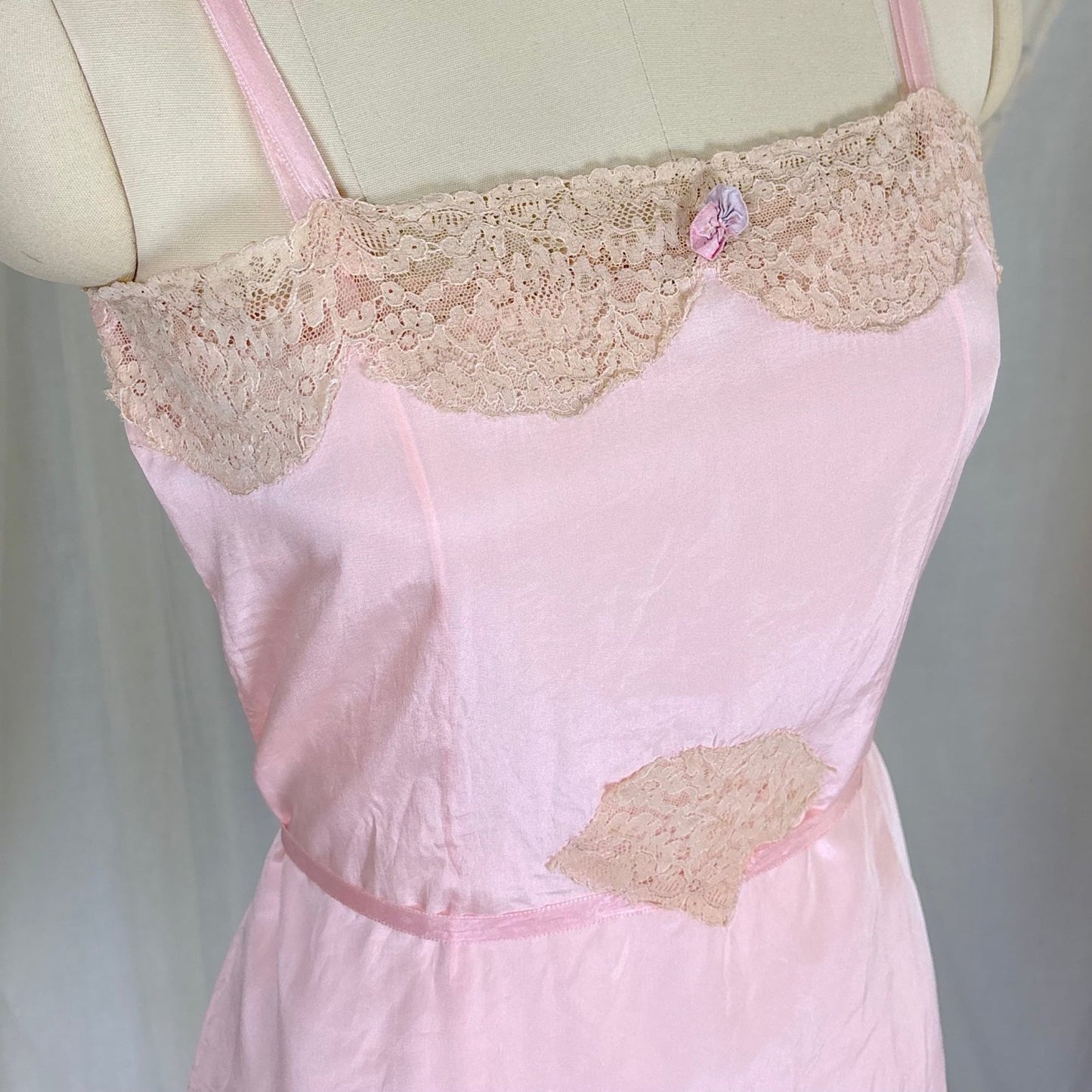 Antique 1920's Pale Pink Silk Chemise with Ecru Cotton Lace, size XS, S - Daggers & Dames