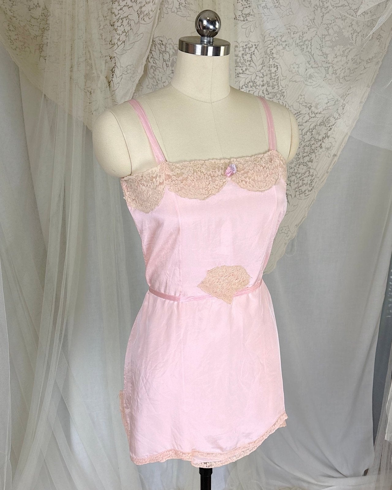 Antique 1920's Pale Pink Silk Chemise with Ecru Cotton Lace, size XS, S - Daggers & Dames