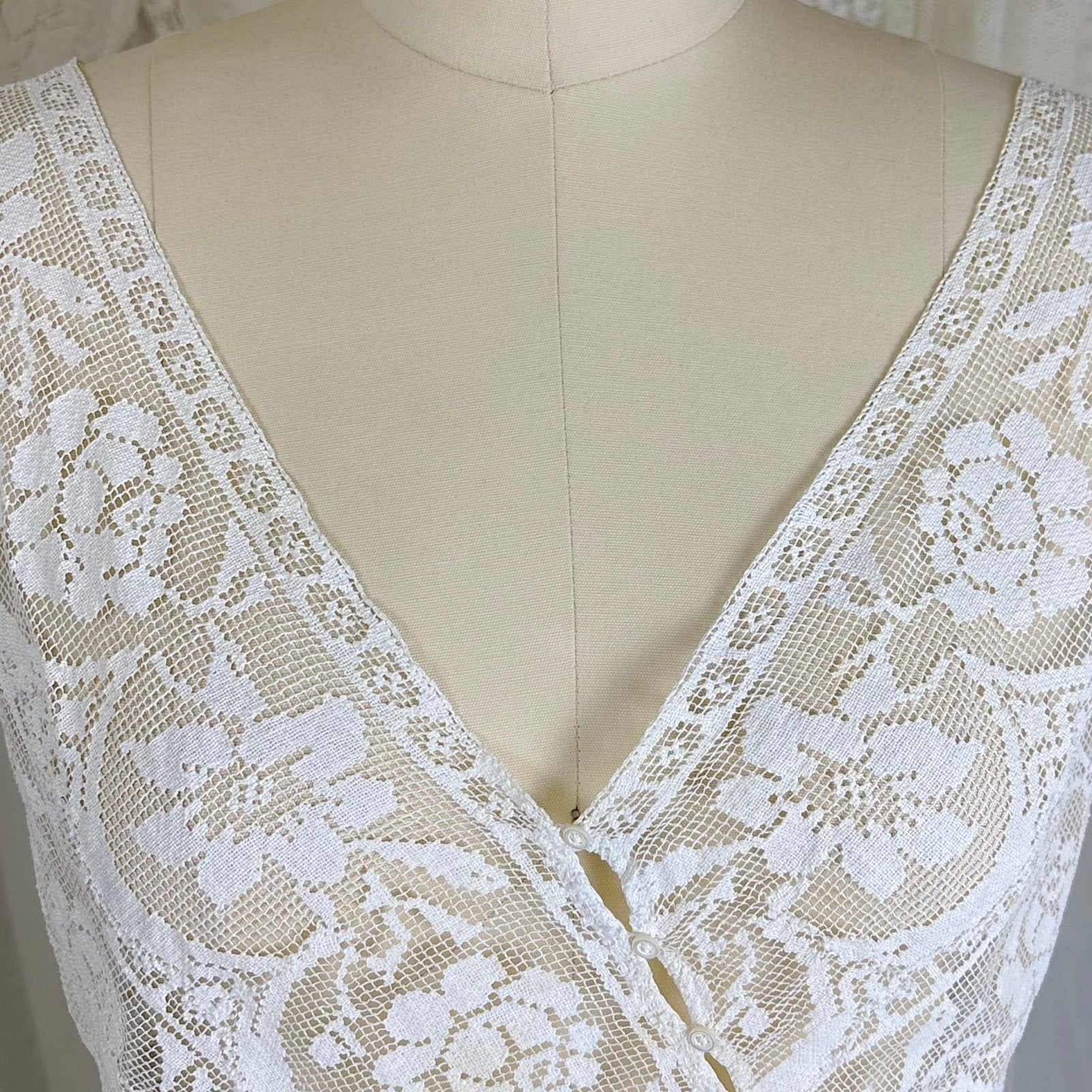Antique Edwardian 1910's Filet Lace Camisole with Asymmetrical Button Closure, size M - Daggers & Dames