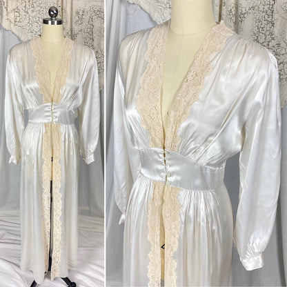 Vintage 1940s dressing gown bridal robe white rayon satin with cotton floral lace and pearl buttons size medium large