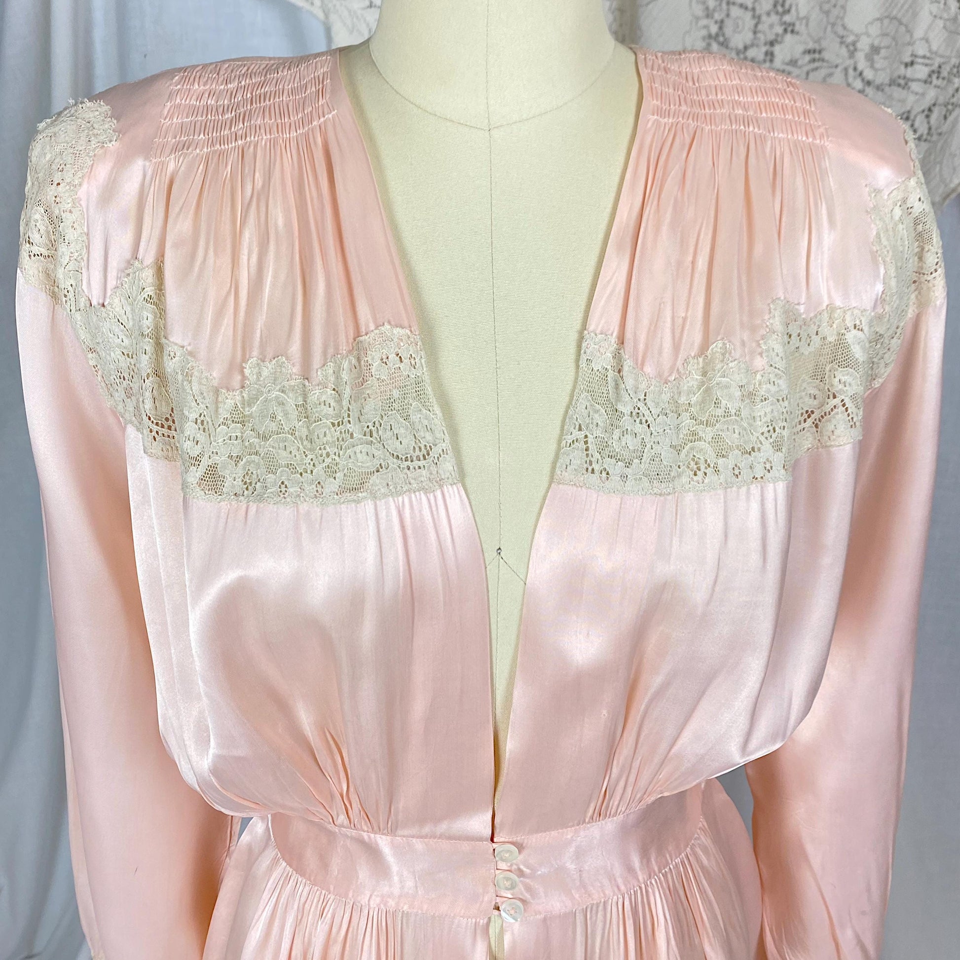 Vintage 1940's Dressing Gown Robe | Pale Petal Pink Rayon Satin with Floral Cotton Lace | Size S