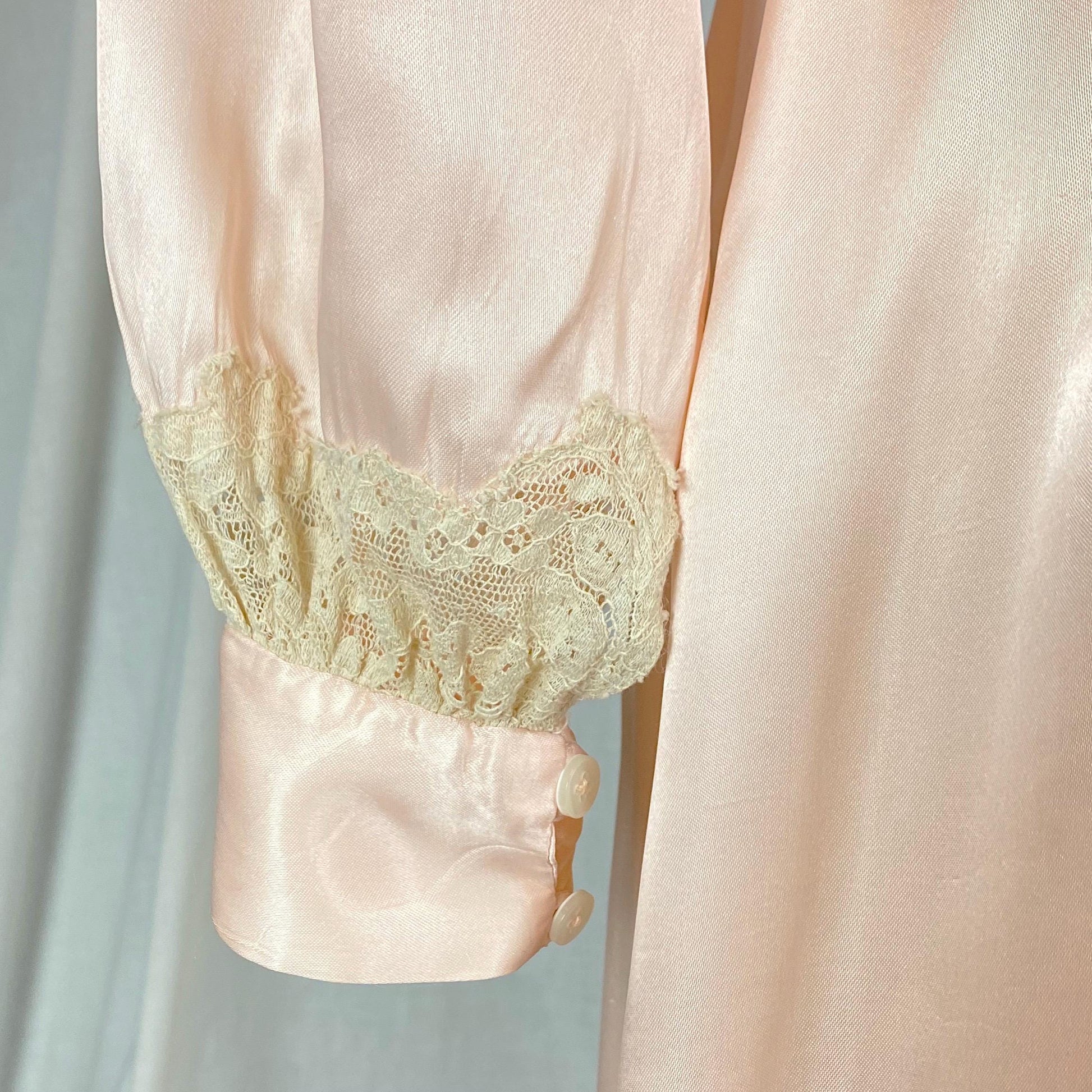 Vintage 1940's Dressing Gown Robe | Pale Petal Pink Rayon Satin with Floral Cotton Lace | Size S