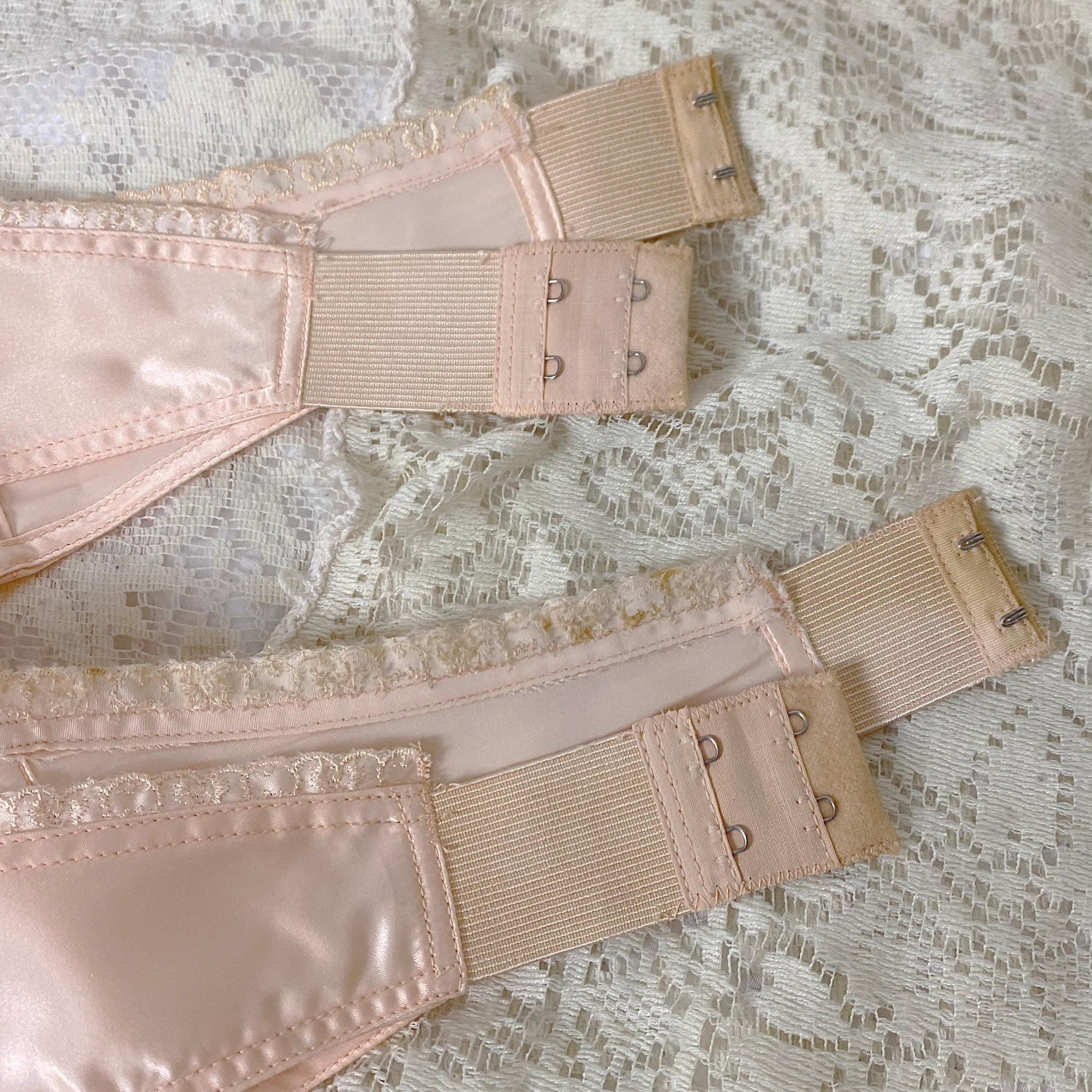 Vintage 1940's - 1950's Cathedral Bra | Peachy Pink Rayon Acetate Satin with Embroidered Scalloped Trim | Size XS | Stardust New with Tags