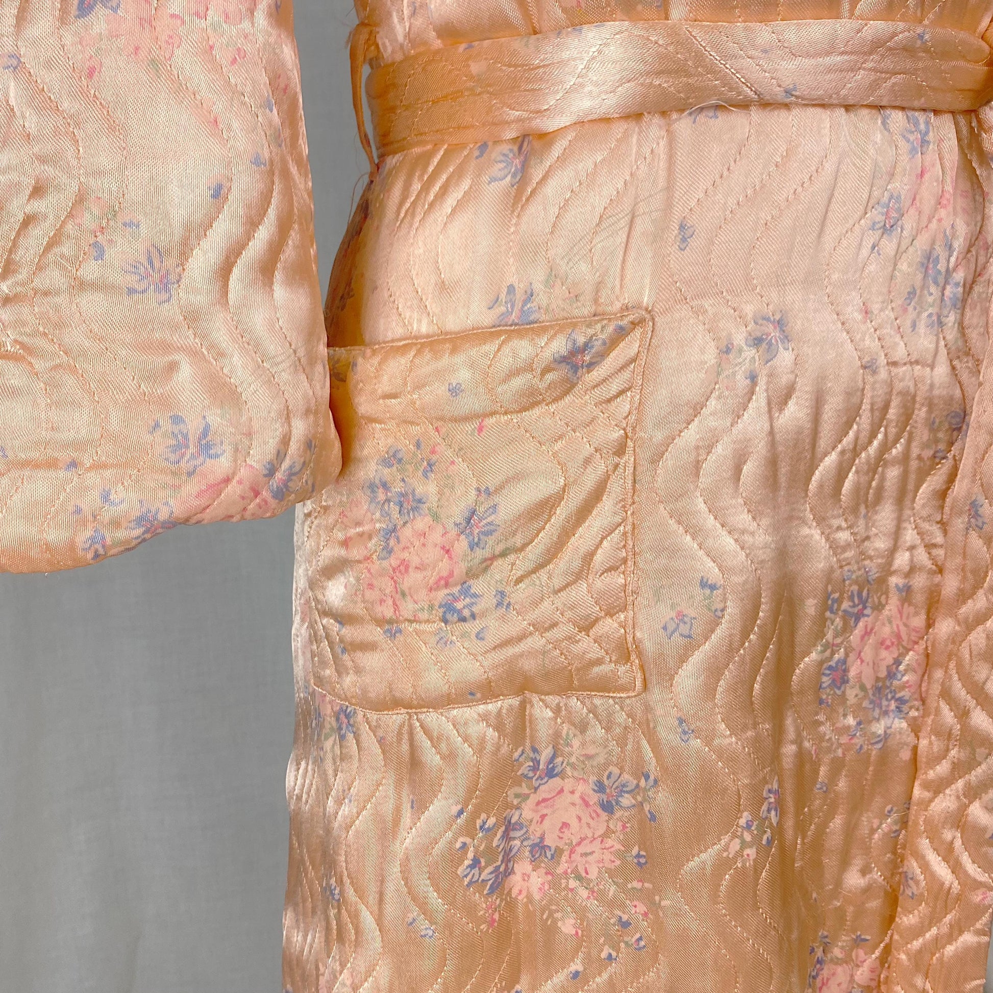 Vintage 1940's Robe | Quilted Floral Print Peachy Pink Rayon Satin with Darted Shoulders & Bell Sleeves | Size XS, S