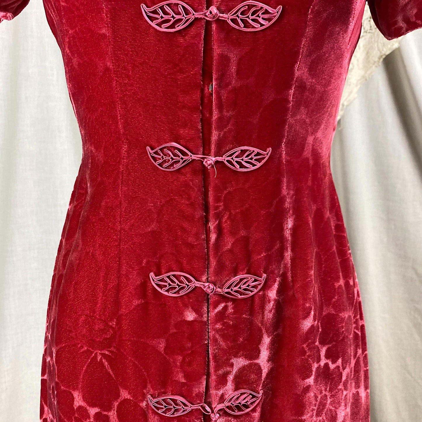 Vintage 1960's Wiggle Dress | Bold Magenta Floral Devore Velvet with Frog Buttons | Size XS