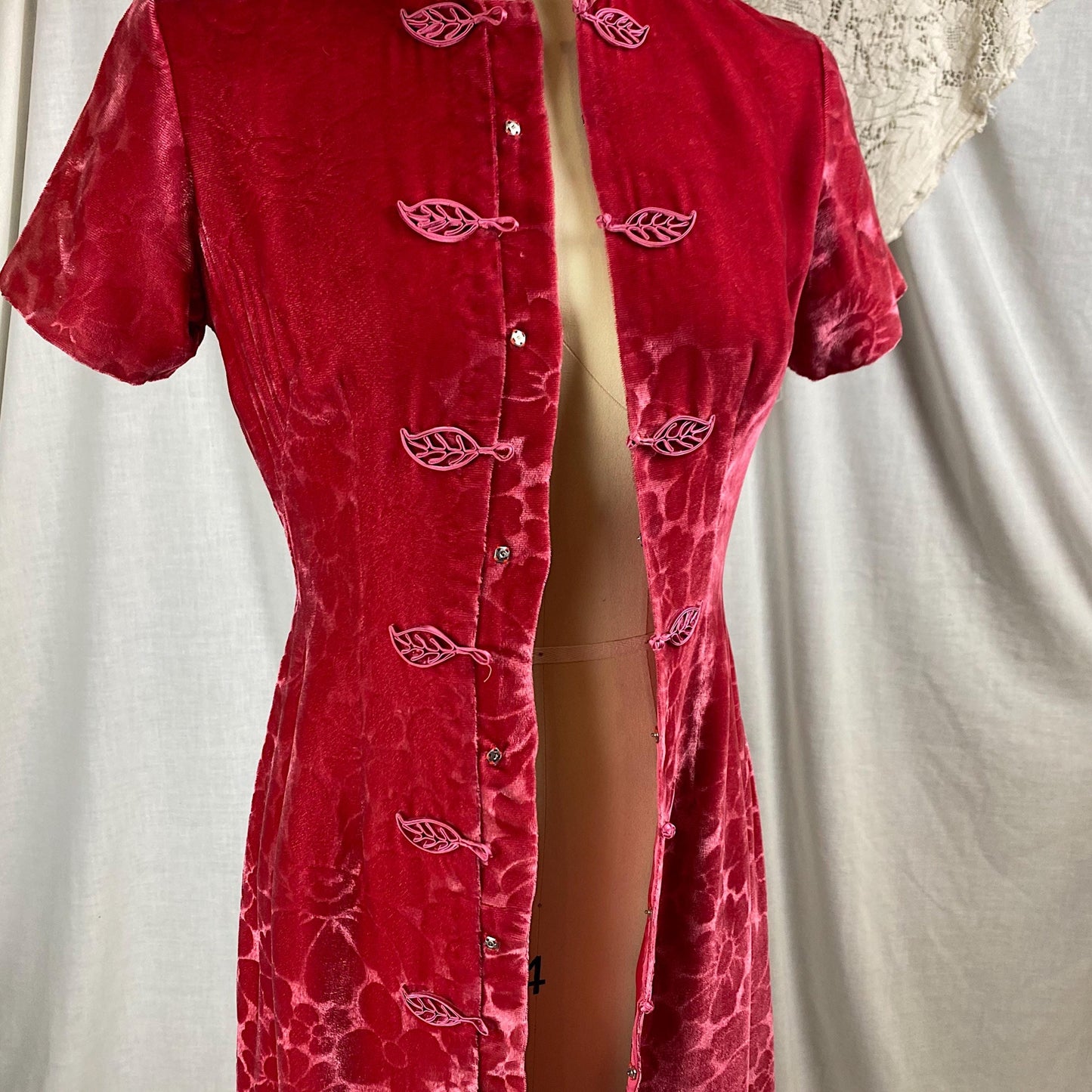 Vintage 1960's Wiggle Dress | Bold Magenta Floral Devore Velvet with Frog Buttons | Size XS