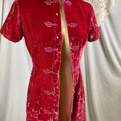 Vintage 1960's Wiggle Dress | Bold Magenta Floral Devore Velvet with Frog Buttons | Size XS