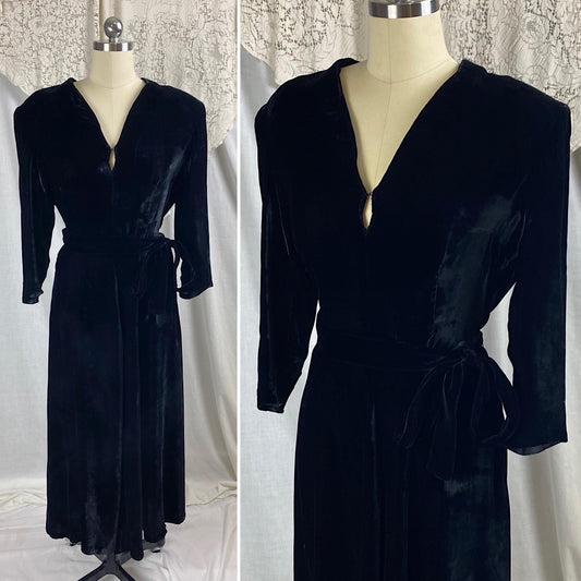 Vintage 1940's Dress | Black Silk Velvet with Keyhole Neckline & Long Sash Tie | Size M