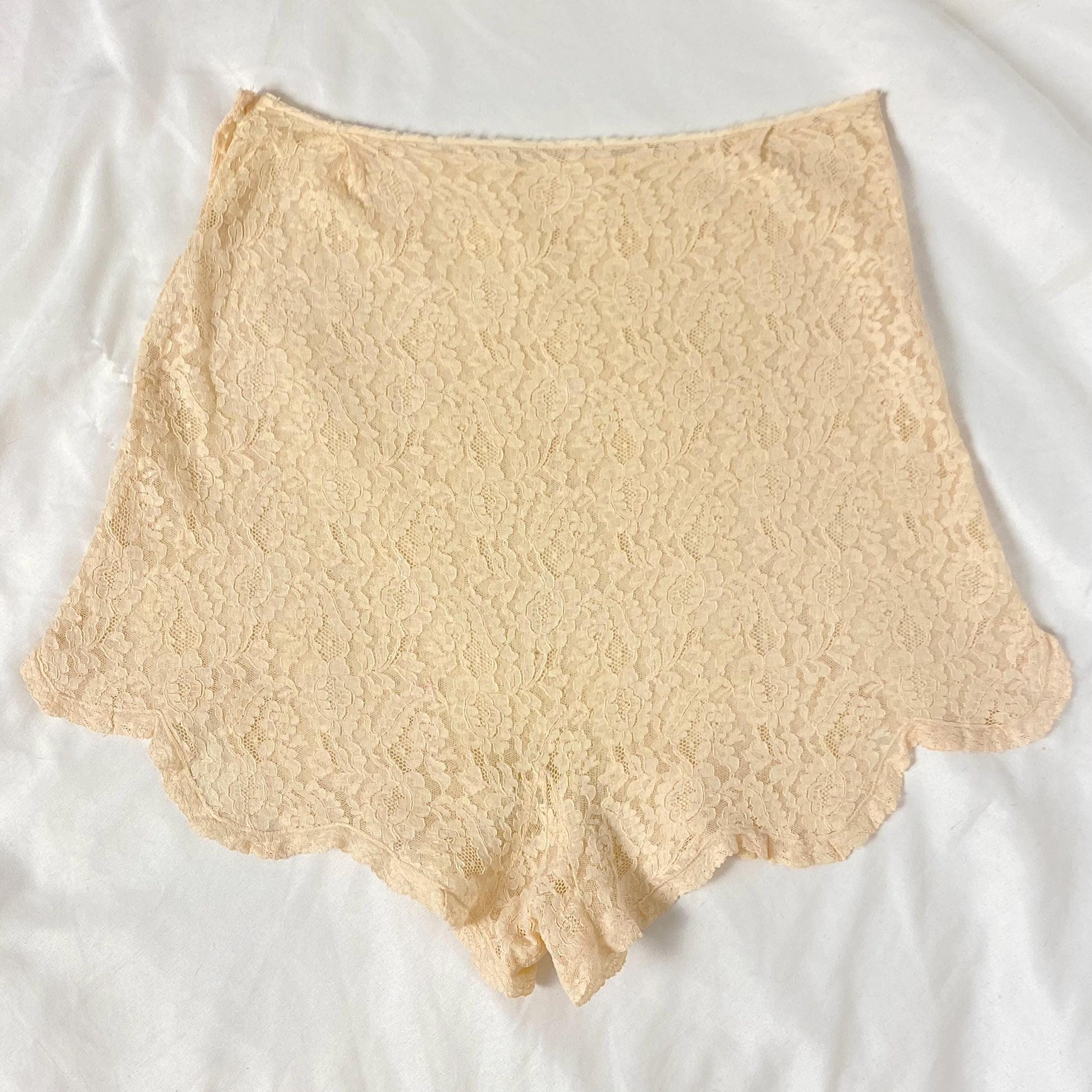 Vintage 1920's - 1930's Bralette & Tap Pants Lingerie Set | Pastel Peach Floral Cotton Lace with Silk Ribbon Straps | Size S | Wonder Maid