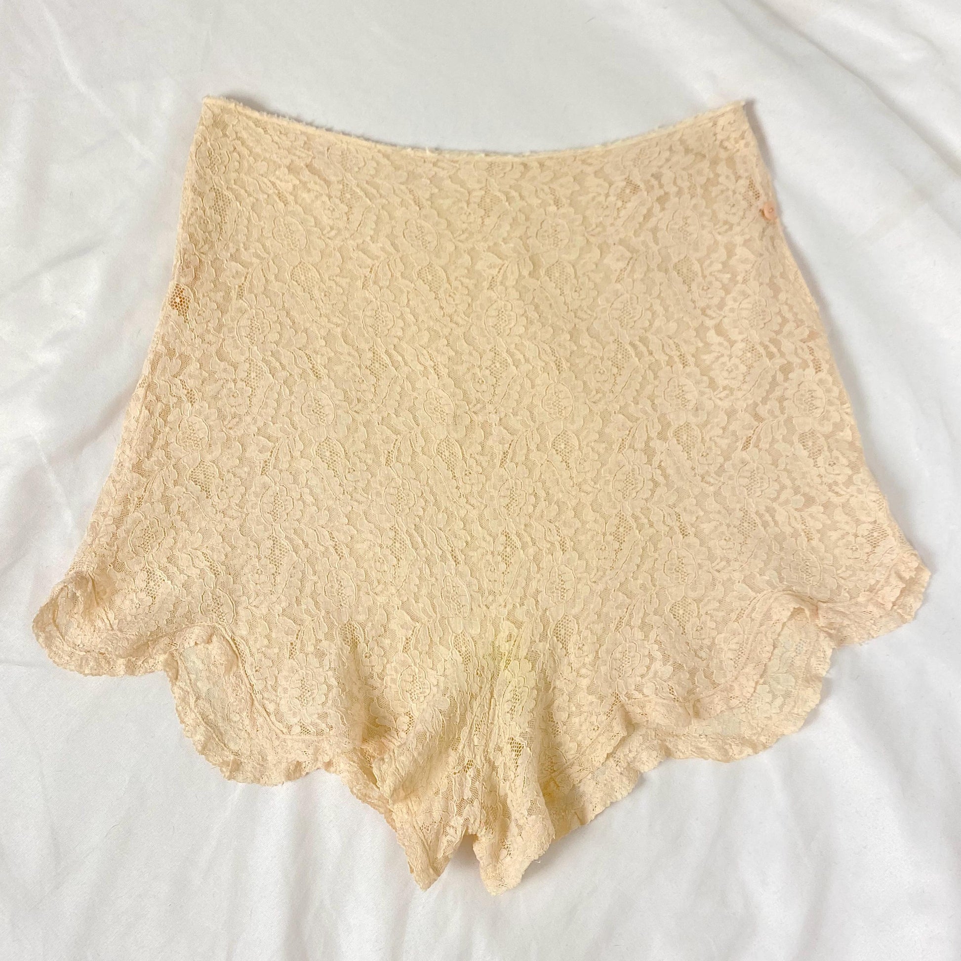 Vintage 1920's - 1930's Bralette & Tap Pants Lingerie Set | Pastel Peach Floral Cotton Lace with Silk Ribbon Straps | Size S | Wonder Maid