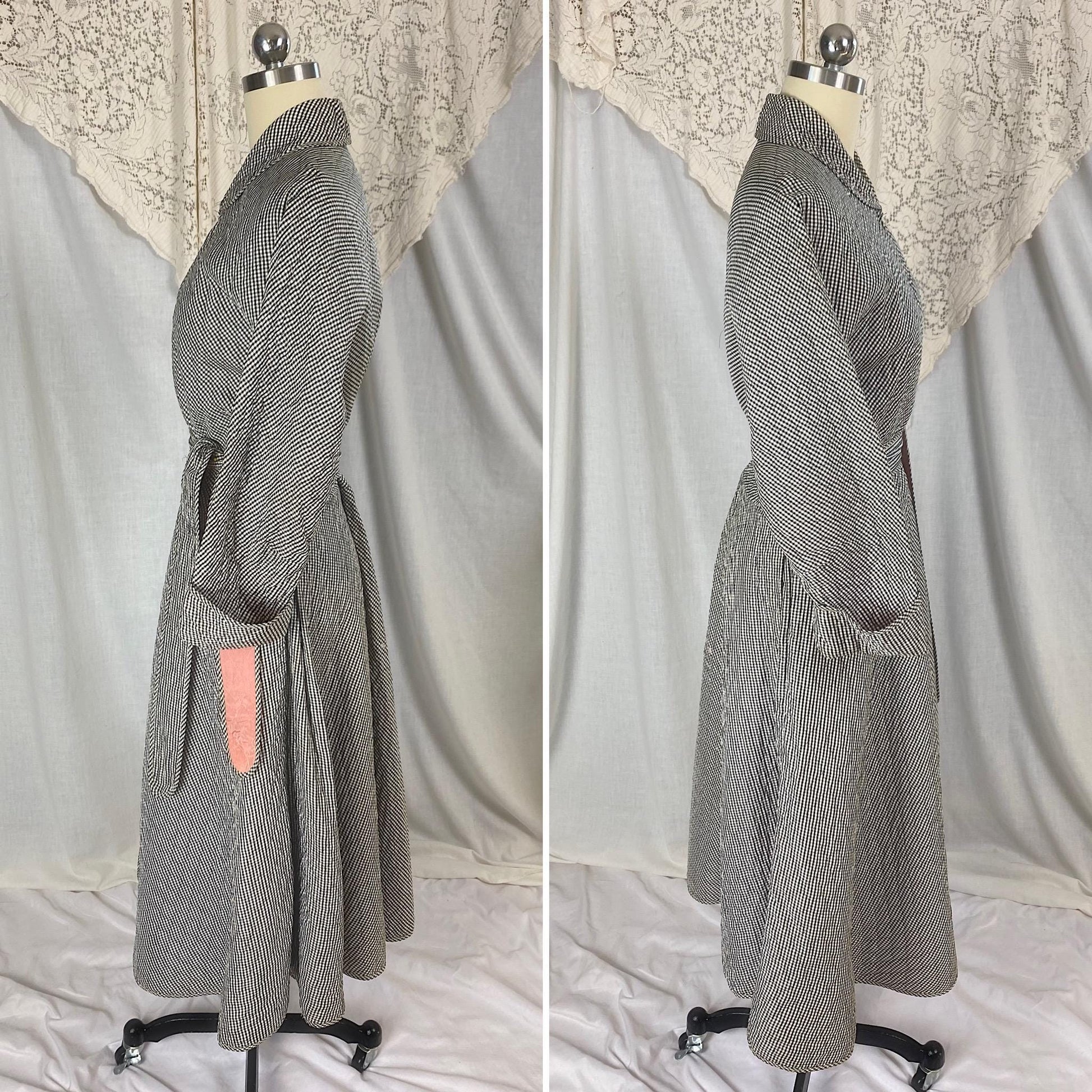Vintage 1950's Hostess Dress | Quilted Black & White Houndstooth Rayon Taffeta with Pink Lining | Size M, LG | Betty Louise Creations