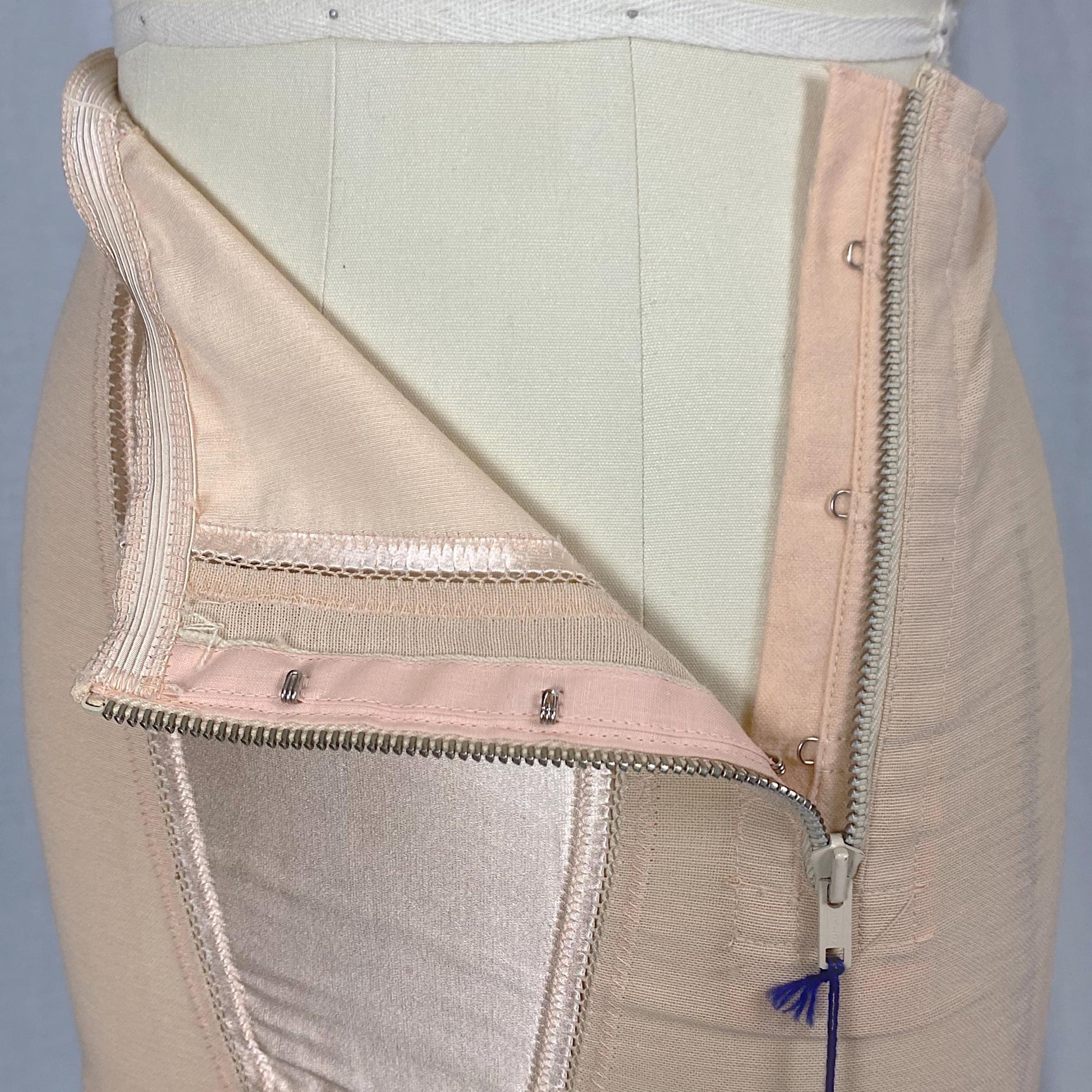 Vintage 1940's - 1950's Girdle | Peach Rayon Satin with Rubber Mesh Panels | Size S | Stardust New with tags