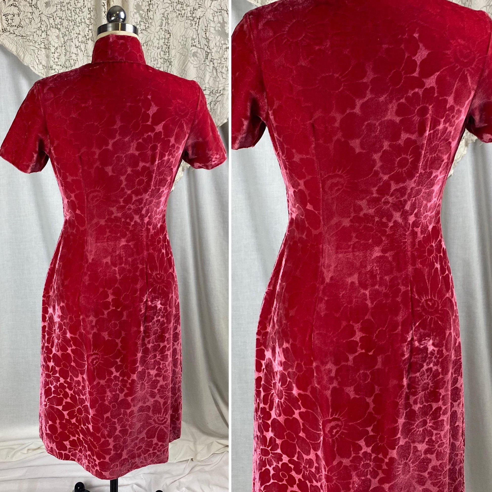 Vintage 1960's Wiggle Dress | Bold Magenta Floral Devore Velvet with Frog Buttons | Size XS