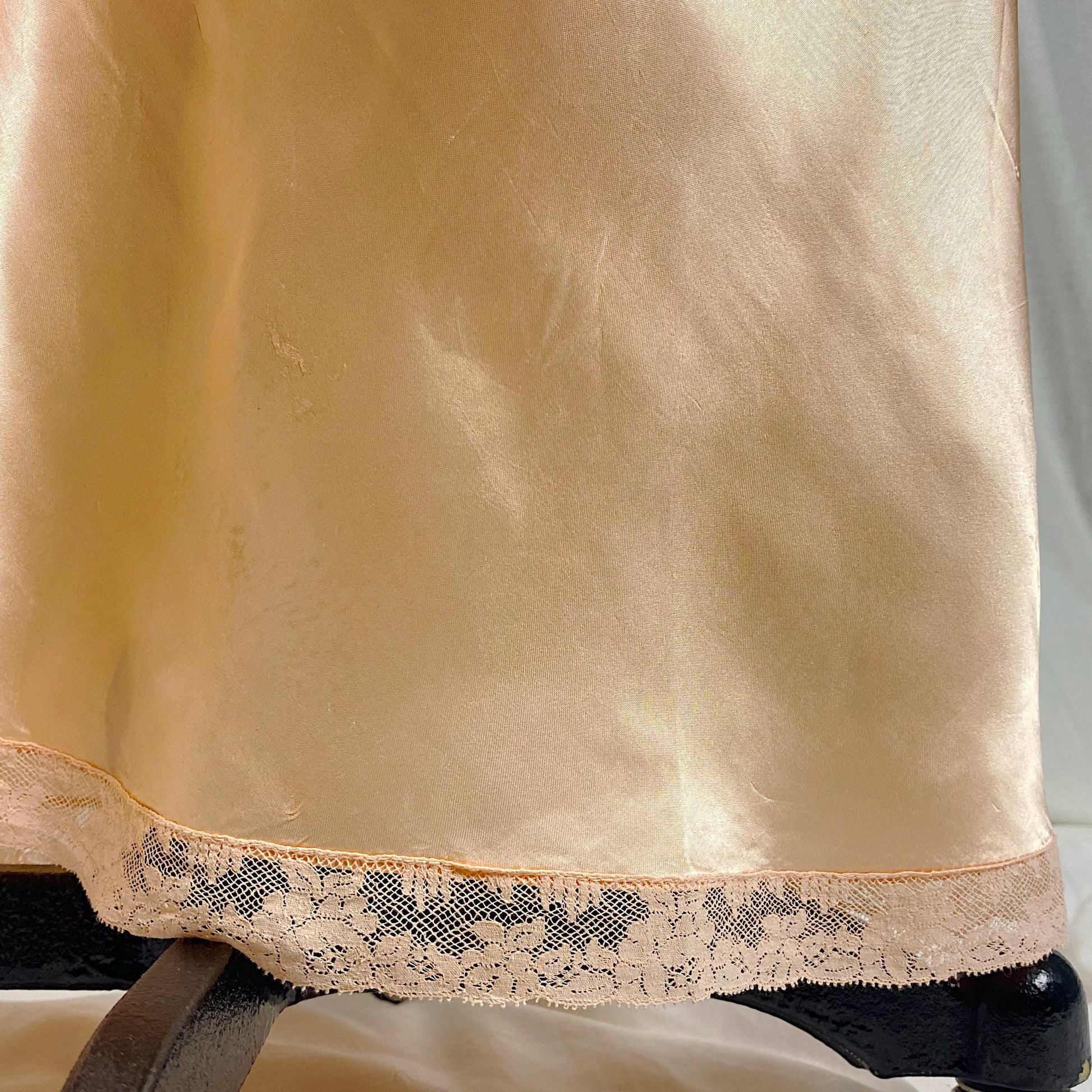 Vintage 1940's Nightgown | Rose Gold Rayon Satin with Gold floral embroidery & Ruffled Lace | Size M