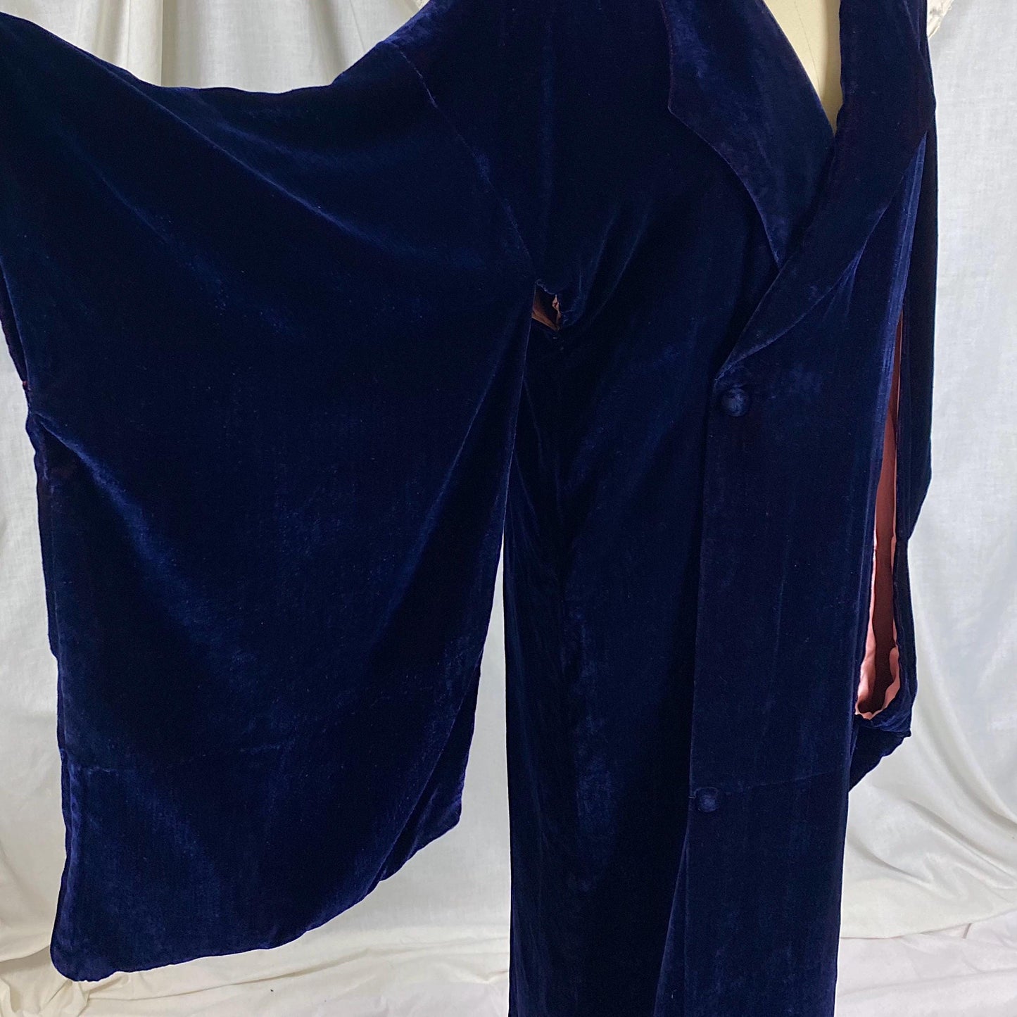 Vintage 1920's Kimono Robe | Deep Indigo Blue Velvet with Rose Pink Silk Lining | Size Free