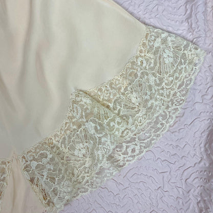 Vintage 1940's Tap Pants | Pale Nude Rayon with Ruffled Ivory Fan Lace | Size S, M | By Du Benay Midriff Slip