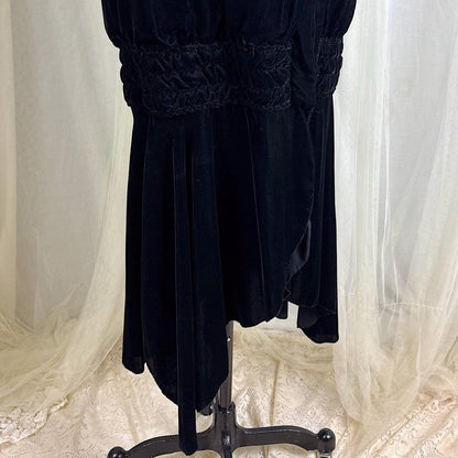 Vintage 1920's Cocoon Cape - Lush Black Velvet with Gold Silk Lining - Size XS, S, M - Daggers & Dames