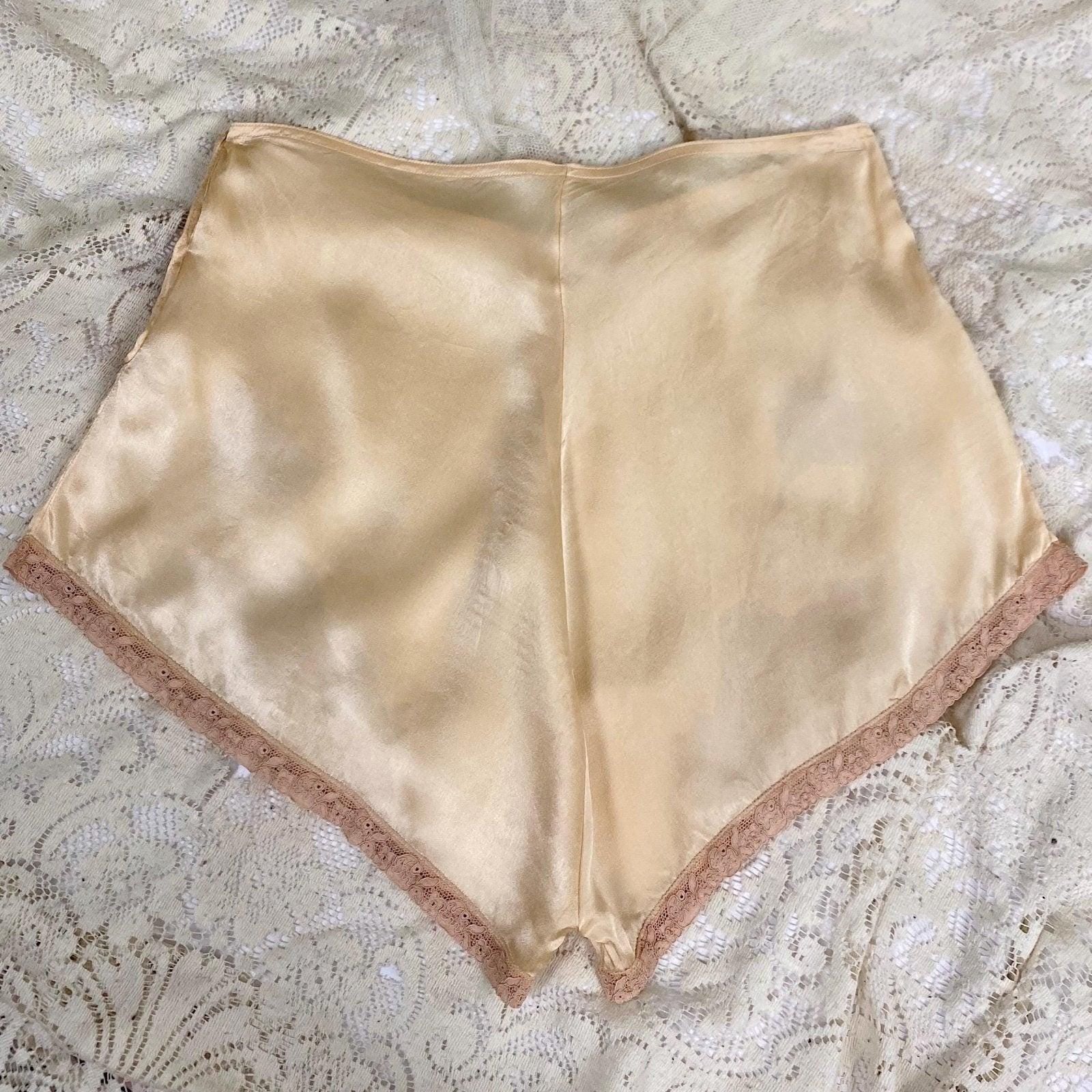 Vintage 1930's Bralette & Tap Pants Set | Rich Golden Champagne Silk with Warm Nude Lace | Size XS, S | By Neiman Marcus - Daggers & Dames