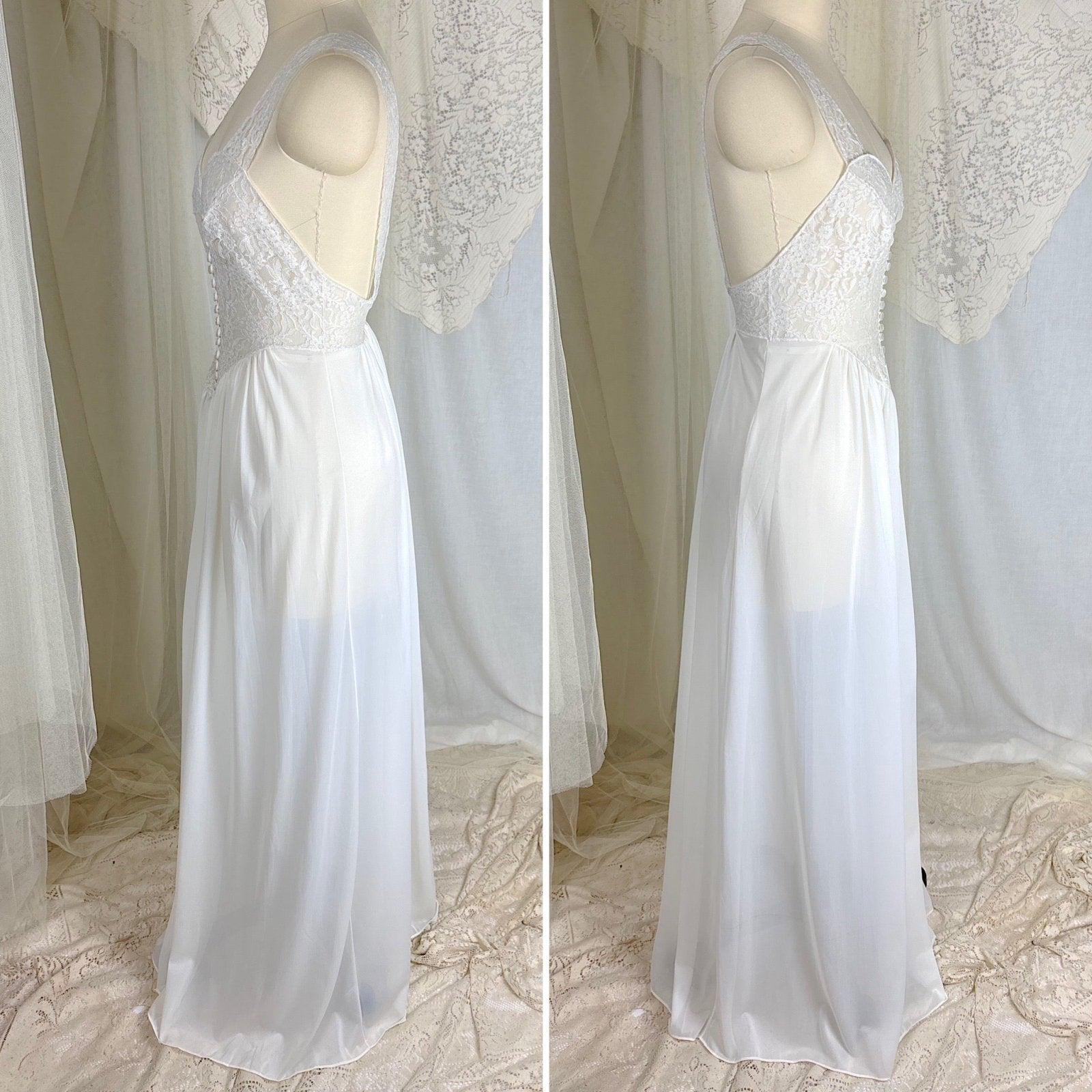 1950's - 1960's Nightgown - White Nylon with Heart Shaped Lace Button - up Bodice & Open Back by Colura - Daggers & Dames