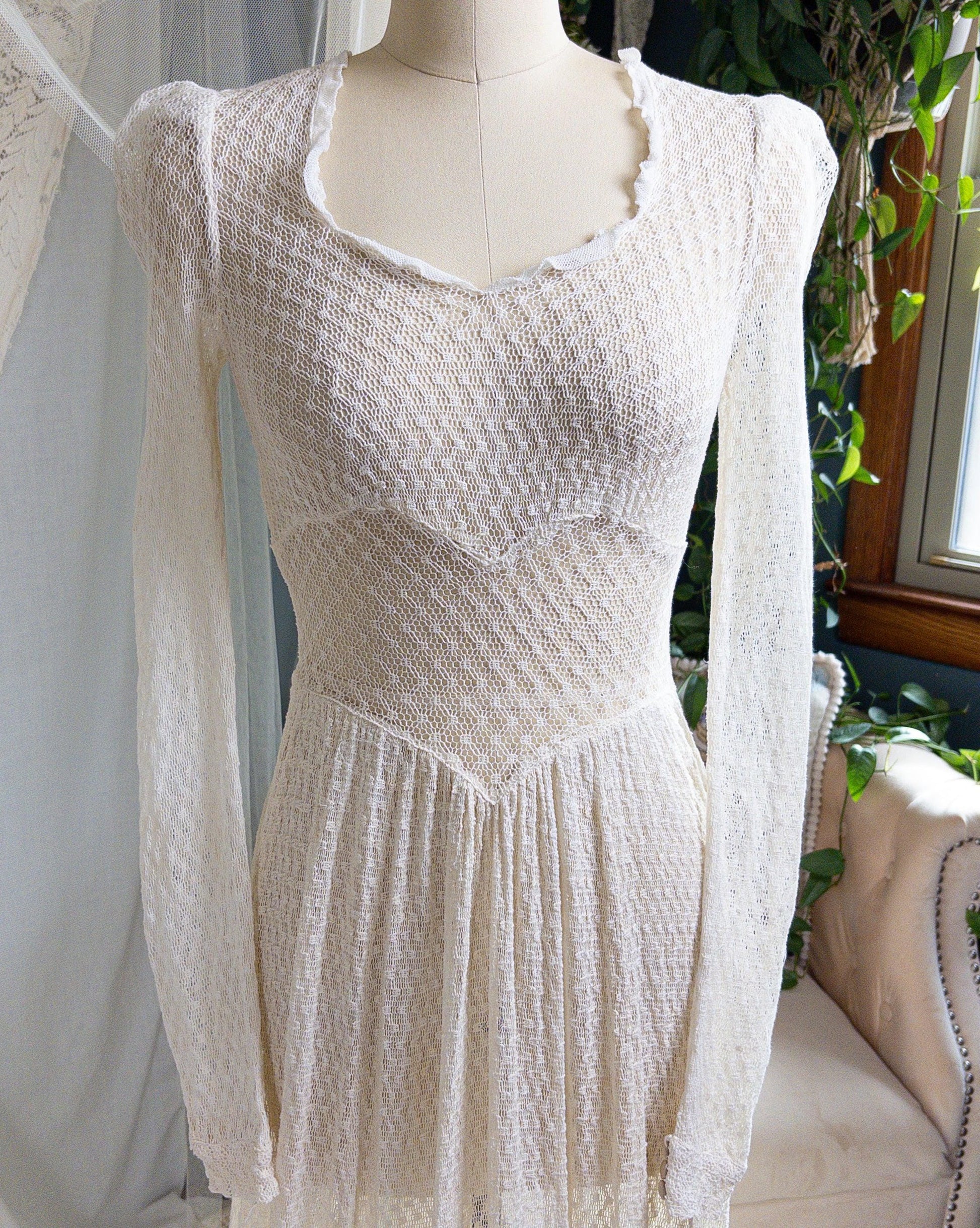 1930's - 1940's Wedding Dress - Long Sleeved Ivory Cotton Crochet with Satin Buttons | XS, Small