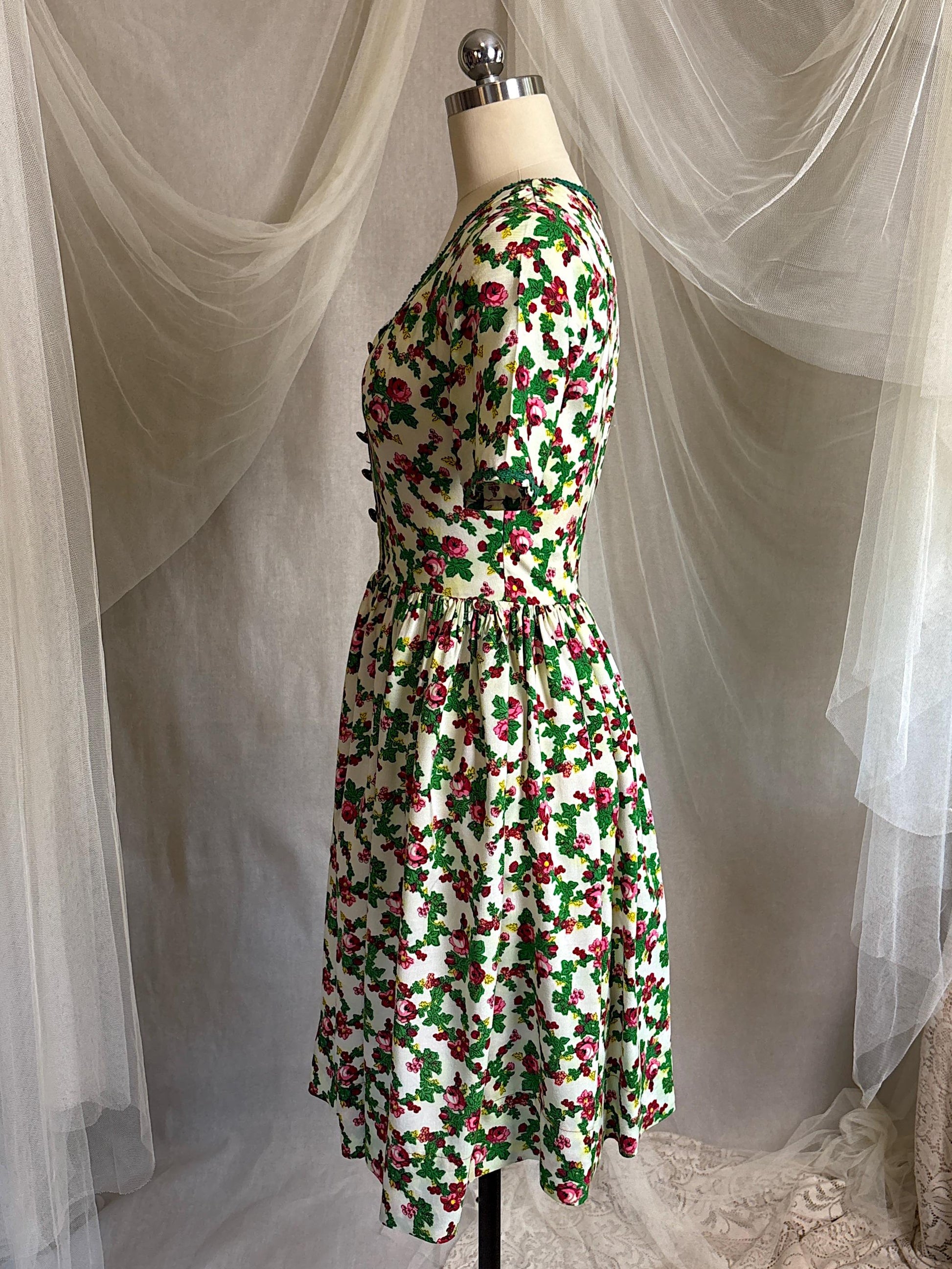 Vintage 1950's Day Dress | Cream Cotton with Floral Folk Print & Brass Button Closure | XS