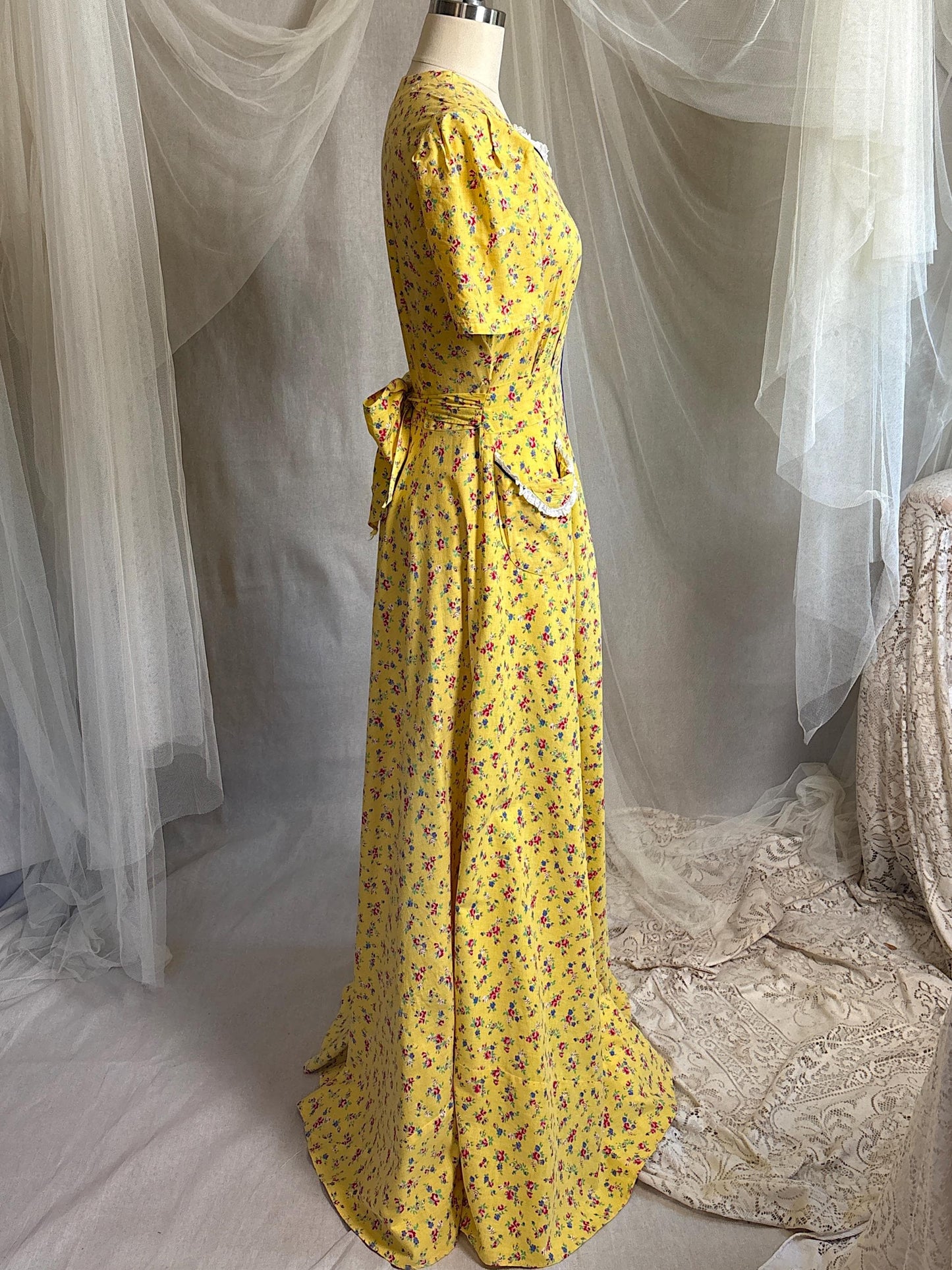 Vintage 1940's Dressing Gown | Sunny Yellow Cotton with Red Ditsy Floral Print | S