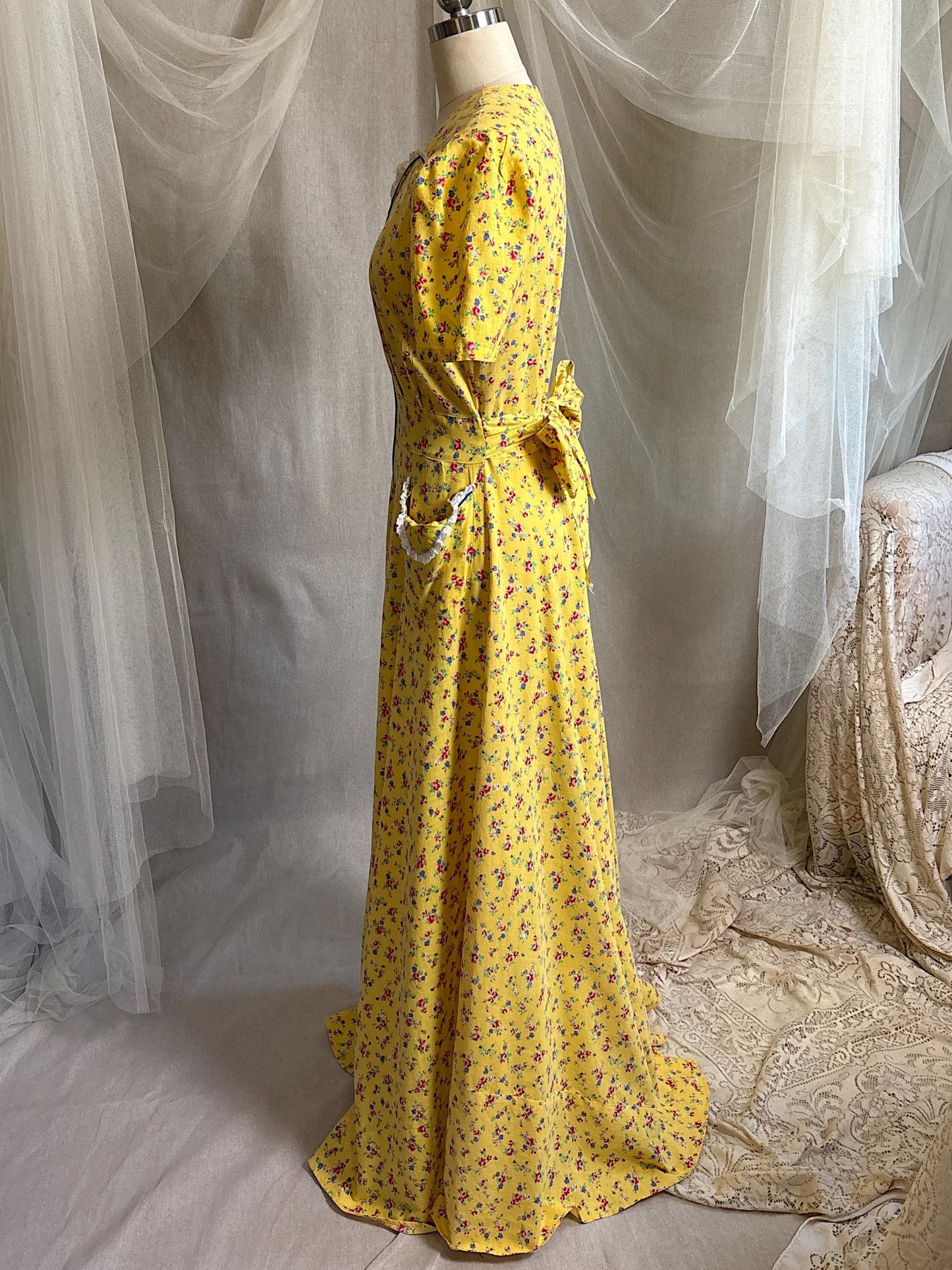 Vintage 1940's Dressing Gown | Sunny Yellow Cotton with Red Ditsy Floral Print | S