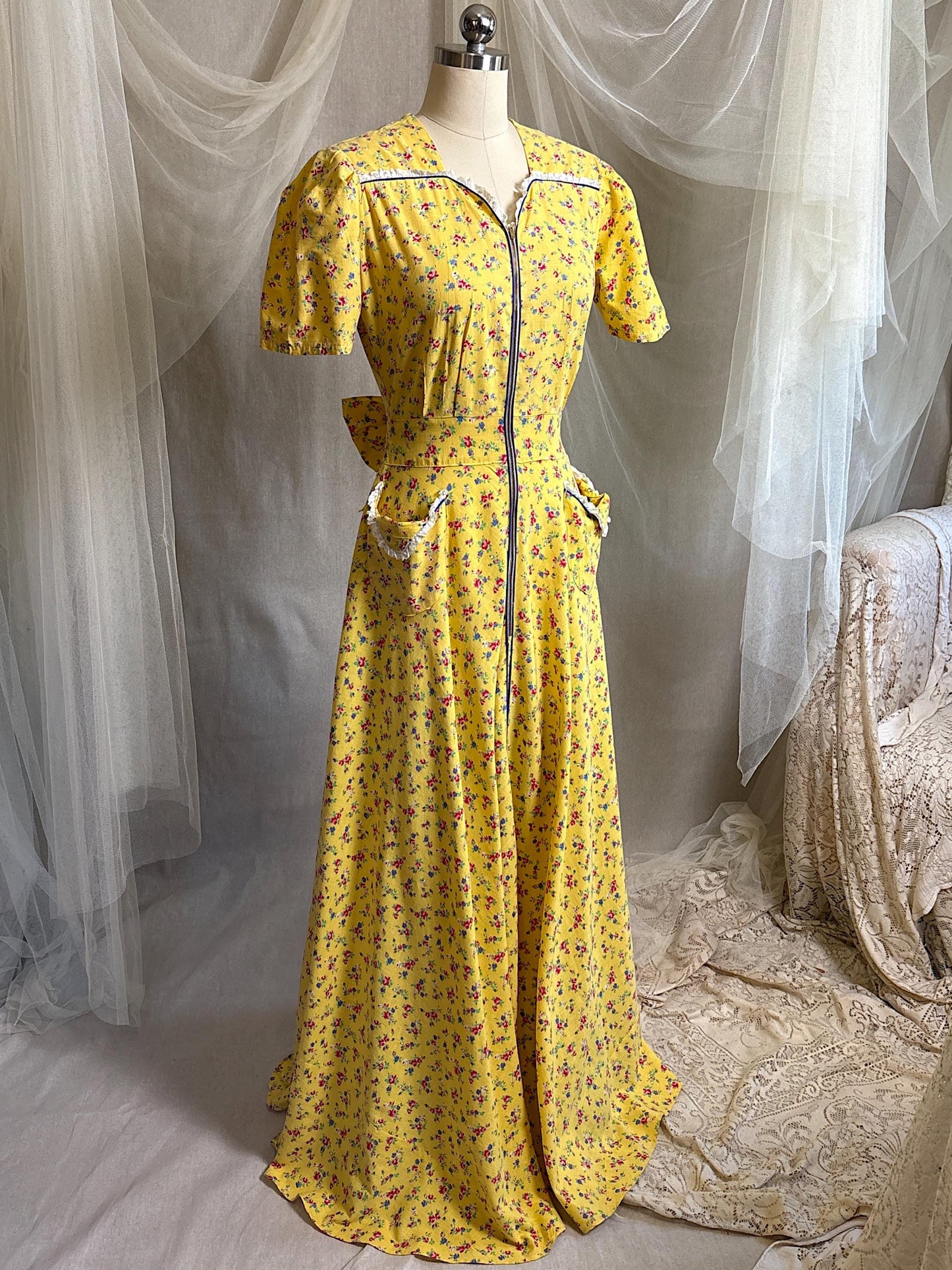 Vintage 1940's Dressing Gown | Sunny Yellow Cotton with Red Ditsy Floral Print | S