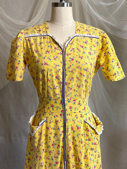 Vintage 1940's Dressing Gown | Sunny Yellow Cotton with Red Ditsy Floral Print | S