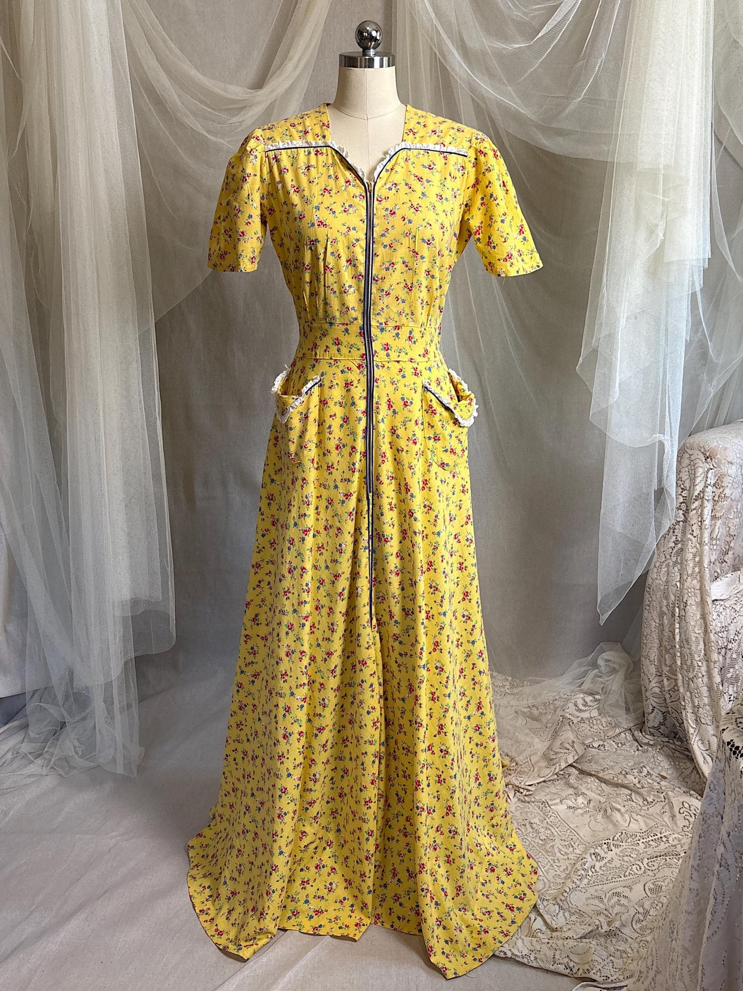 Vintage 1940's Dressing Gown | Sunny Yellow Cotton with Red Ditsy Floral Print | S