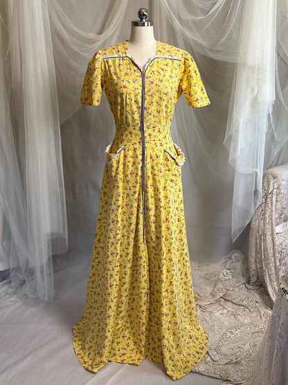 Vintage 1940's Dressing Gown | Sunny Yellow Cotton with Red Ditsy Floral Print | S