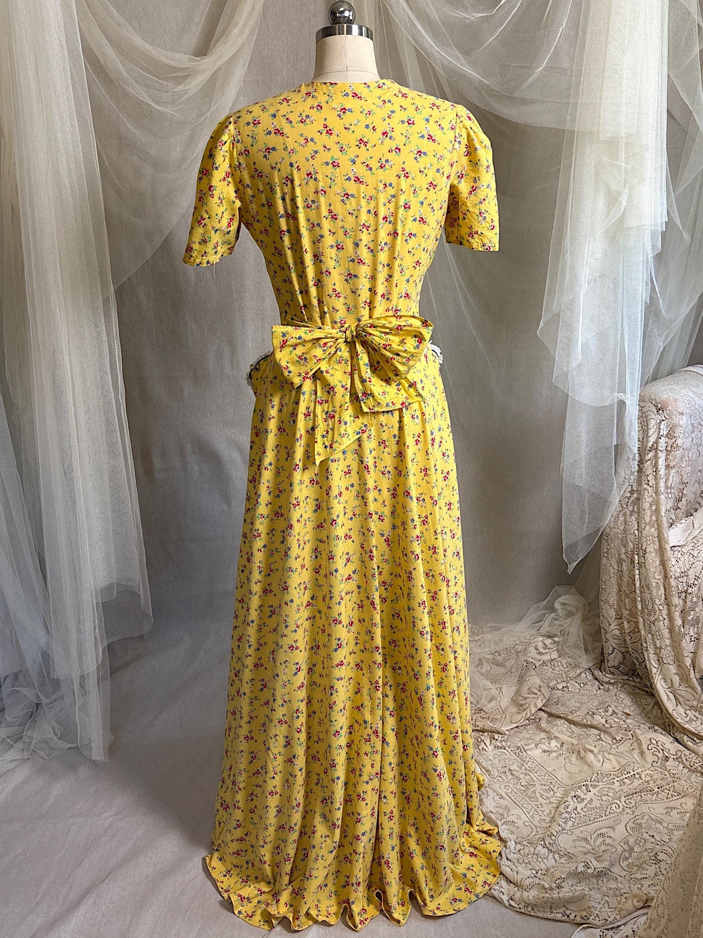 Vintage 1940's Dressing Gown | Sunny Yellow Cotton with Red Ditsy Floral Print | S