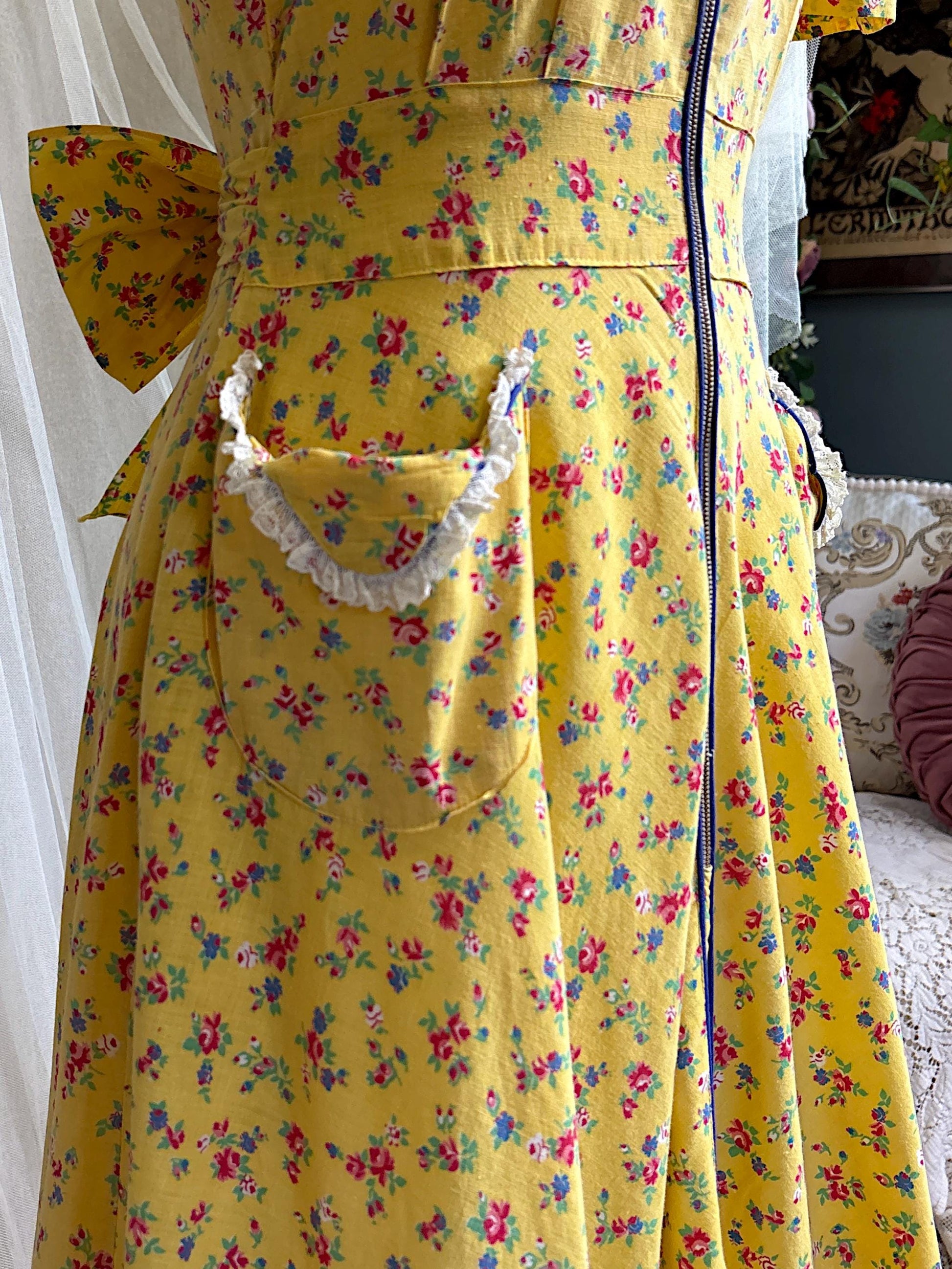Vintage 1940's Dressing Gown | Sunny Yellow Cotton with Red Ditsy Floral Print | S