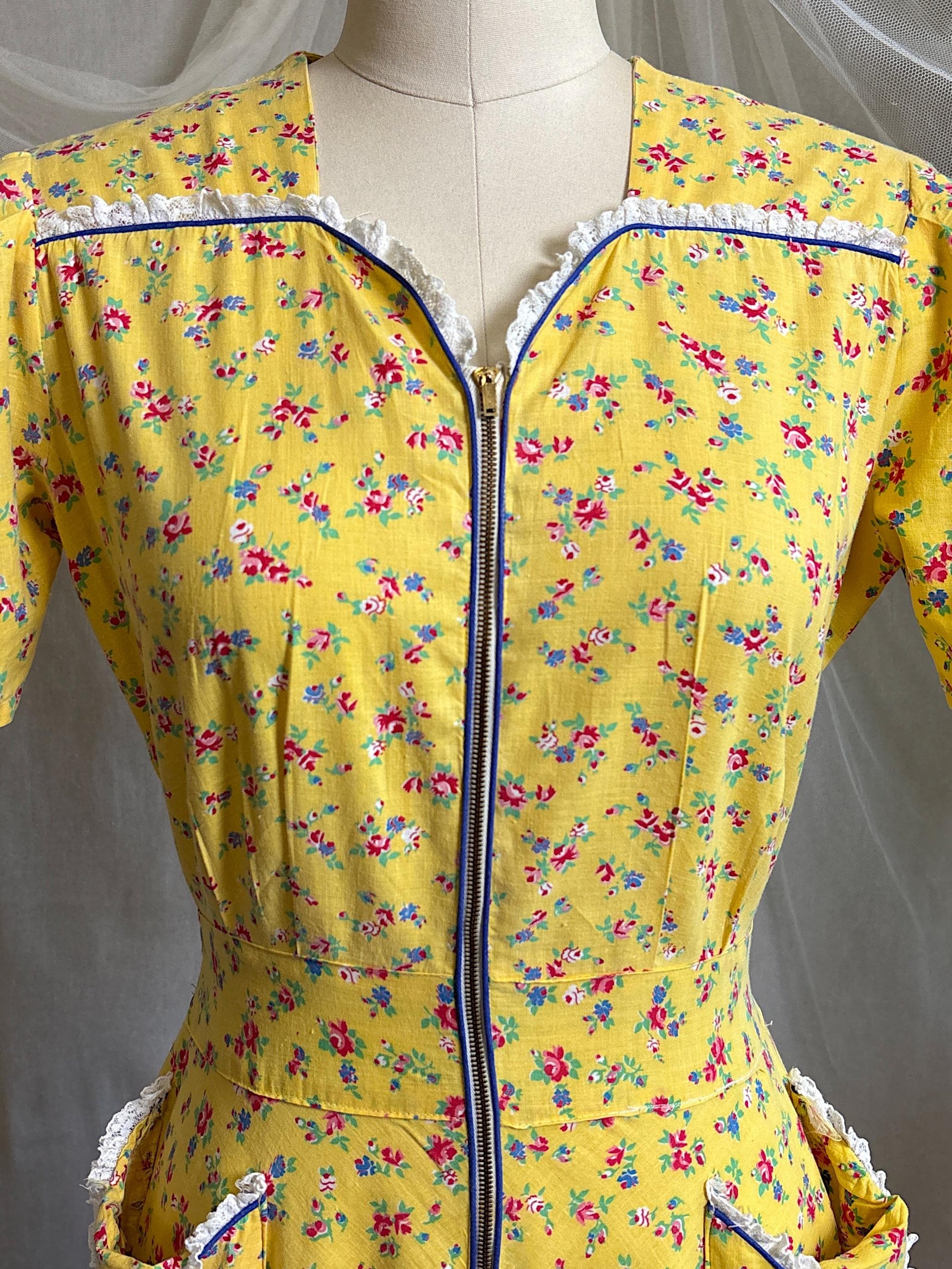 Vintage 1940's Dressing Gown | Sunny Yellow Cotton with Red Ditsy Floral Print | S