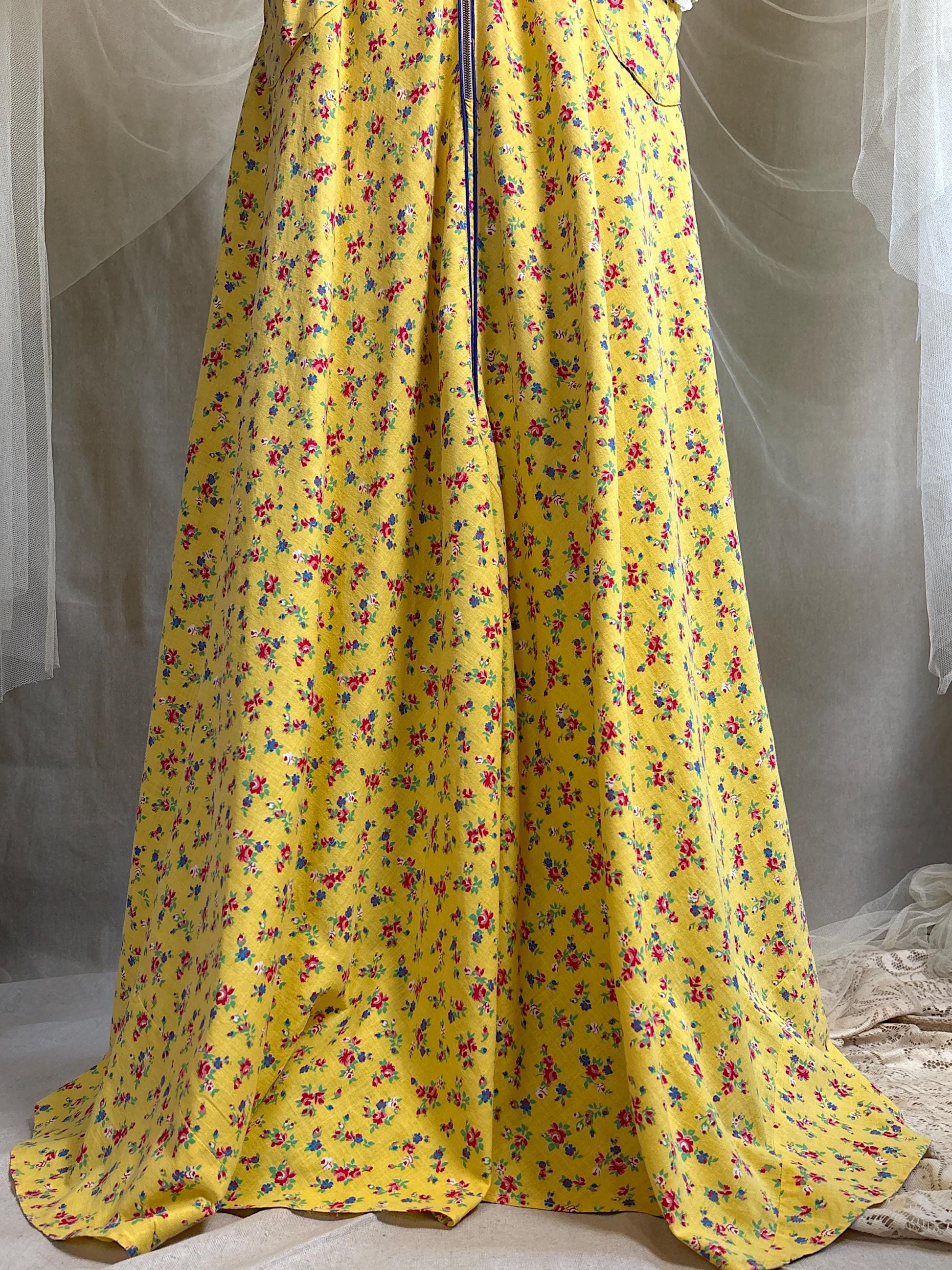 Vintage 1940's Dressing Gown | Sunny Yellow Cotton with Red Ditsy Floral Print | S