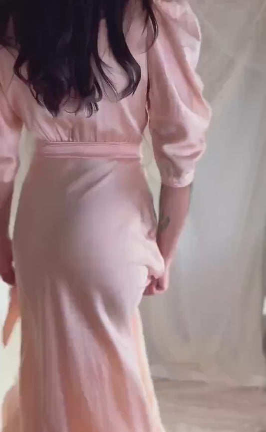 Vintage 1930's Rose Pink Silk Dressing Gown with Nude Alençon Lace - Size M