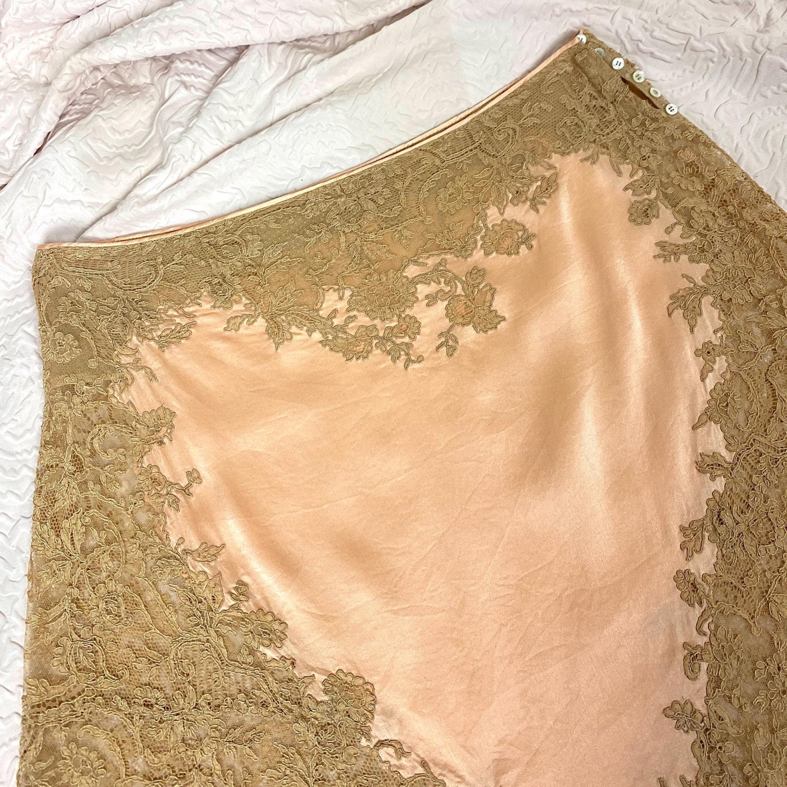 Vintage 1920's - 1930's Half Slip | Rich Blush Pink Heart Pattern Silk with Camel Brown Floral Alencon Lace | Size M, LG - Daggers & Dames