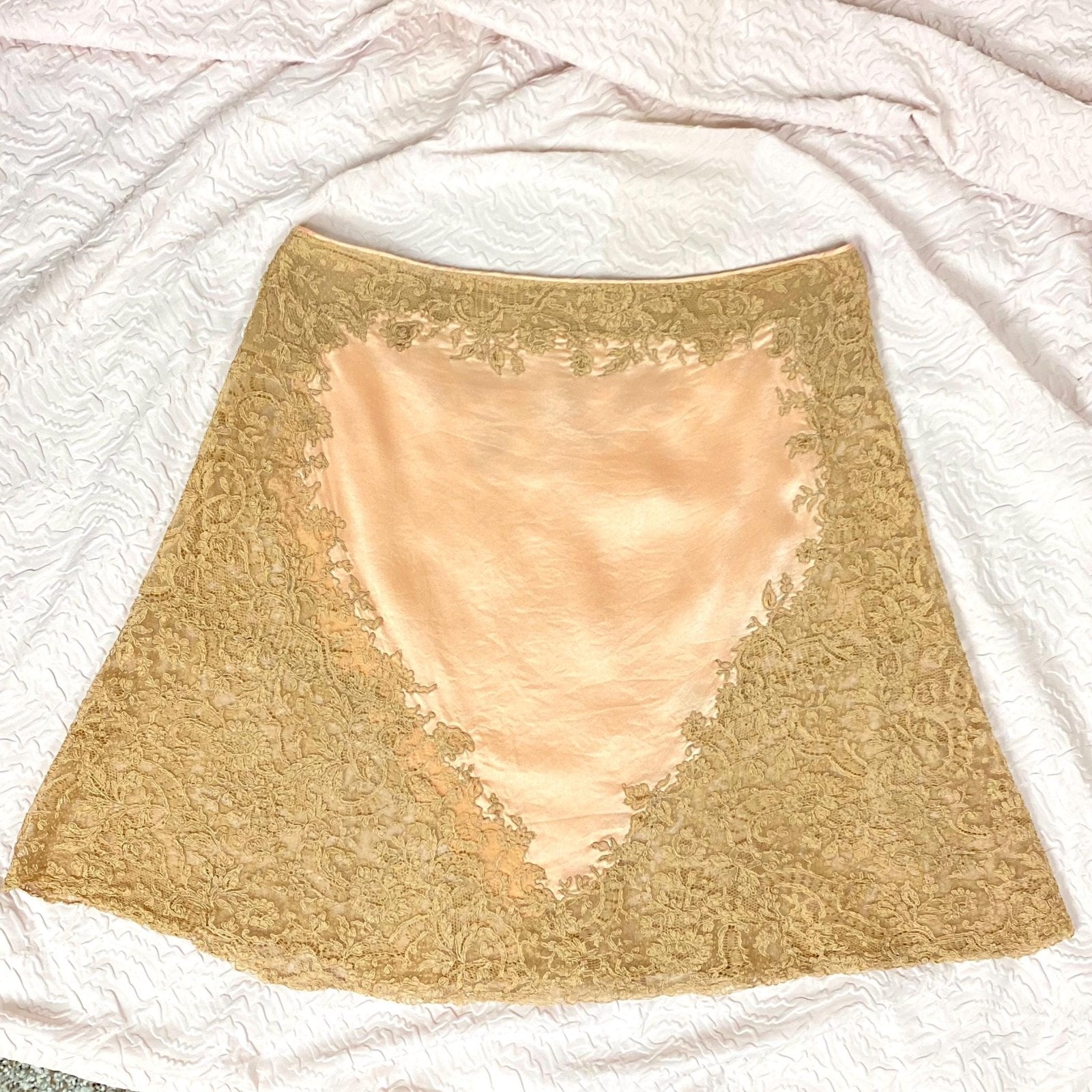 Vintage 1920's - 1930's Half Slip | Rich Blush Pink Heart Pattern Silk with Camel Brown Floral Alencon Lace | Size M, LG - Daggers & Dames